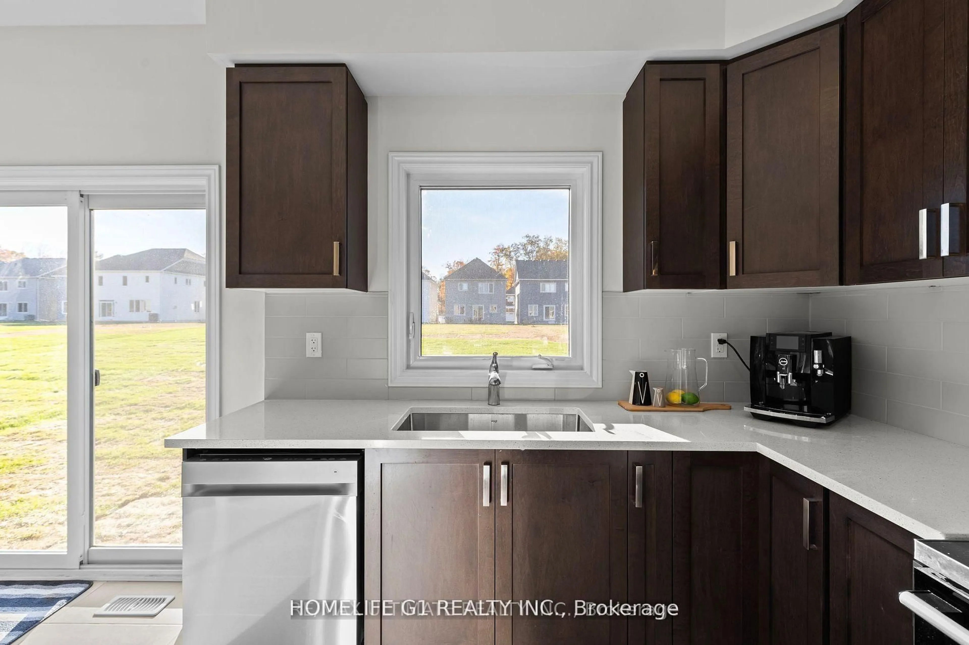 Open concept kitchen, ceramic/tile floor for 340 McEachern Lane, Gravenhurst Ontario P1P 0H8