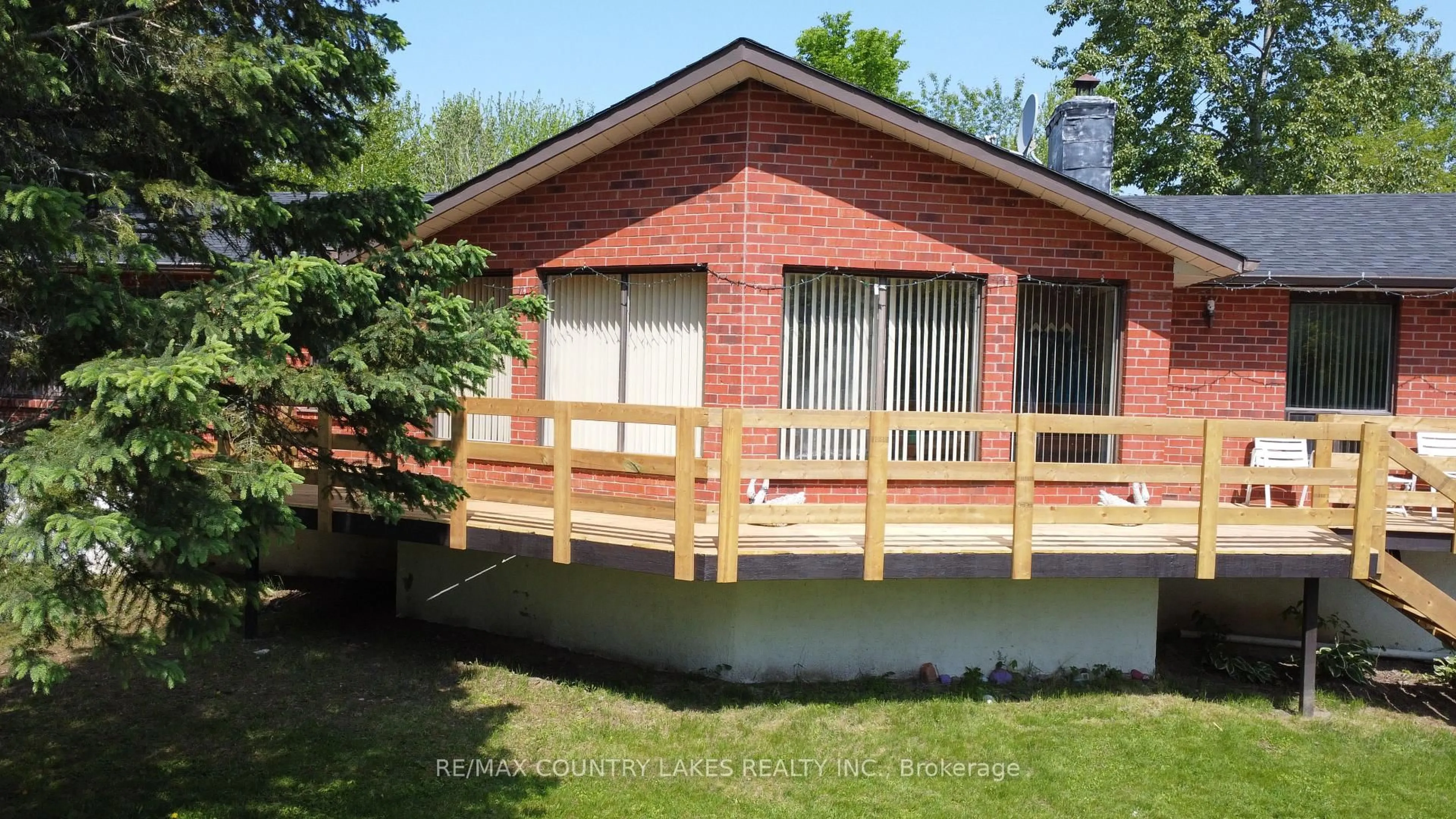 Home with brick exterior material, building for 4 MACPHERSON Cres, Kawartha Lakes Ontario K0M 2B0