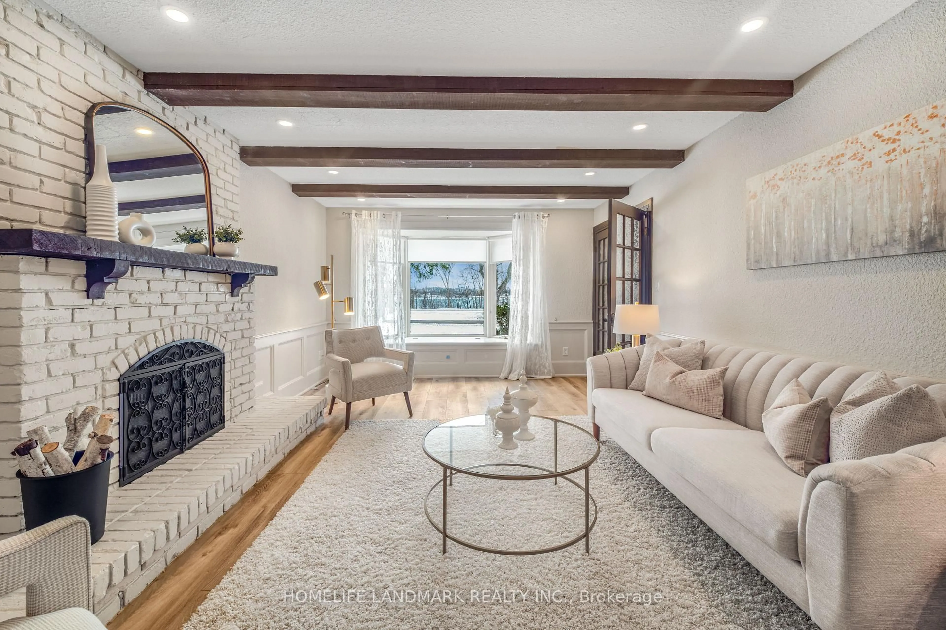 Living room with furniture, unknown for 10505 Niagara River Pkwy, Niagara Falls Ontario L2E 6S6