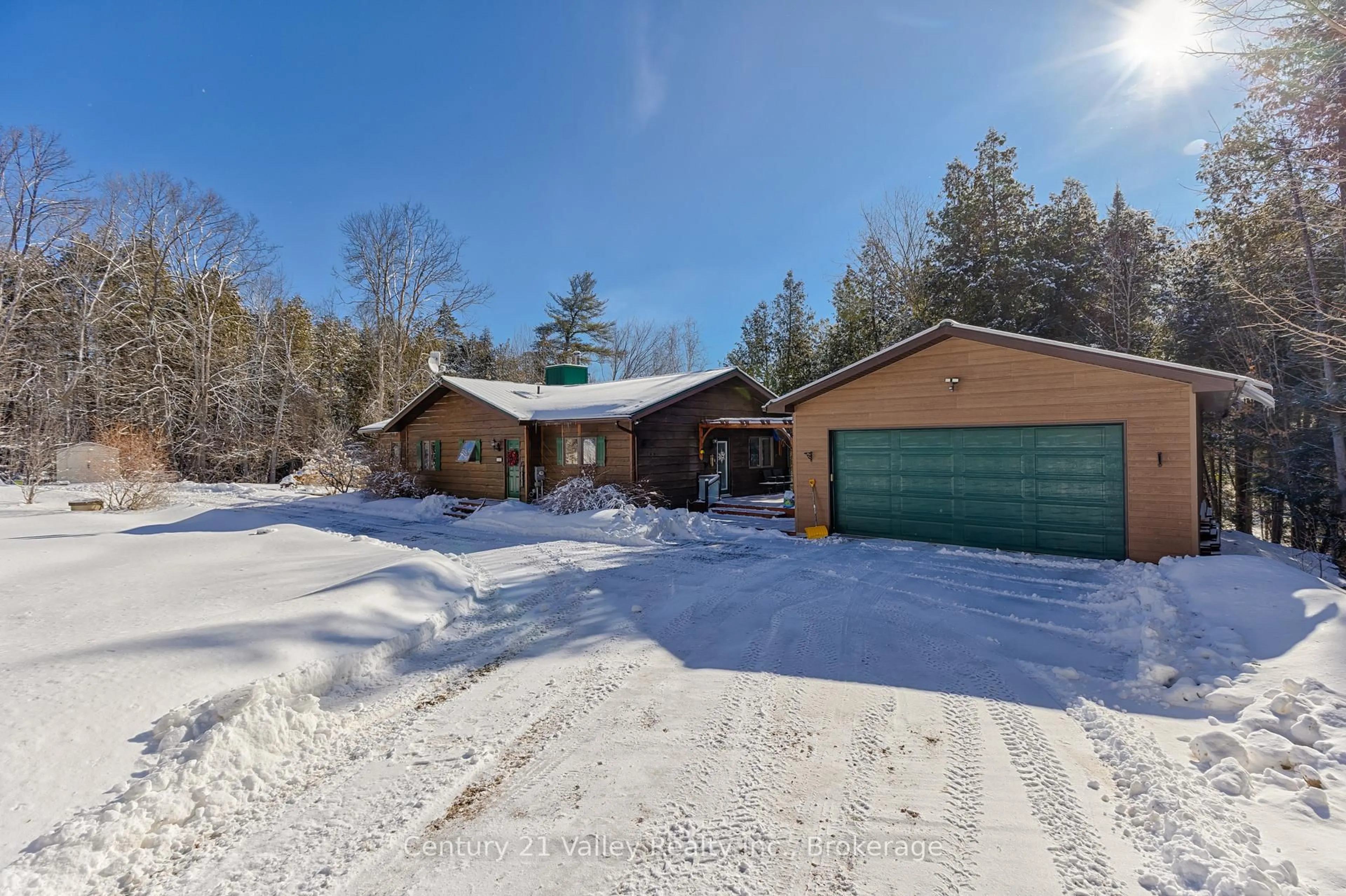 A pic from outside/outdoor area/front of a property/back of a property/a pic from drone, street for 3537 Calabogie Rd, Burnstown Ontario K0J 1G0