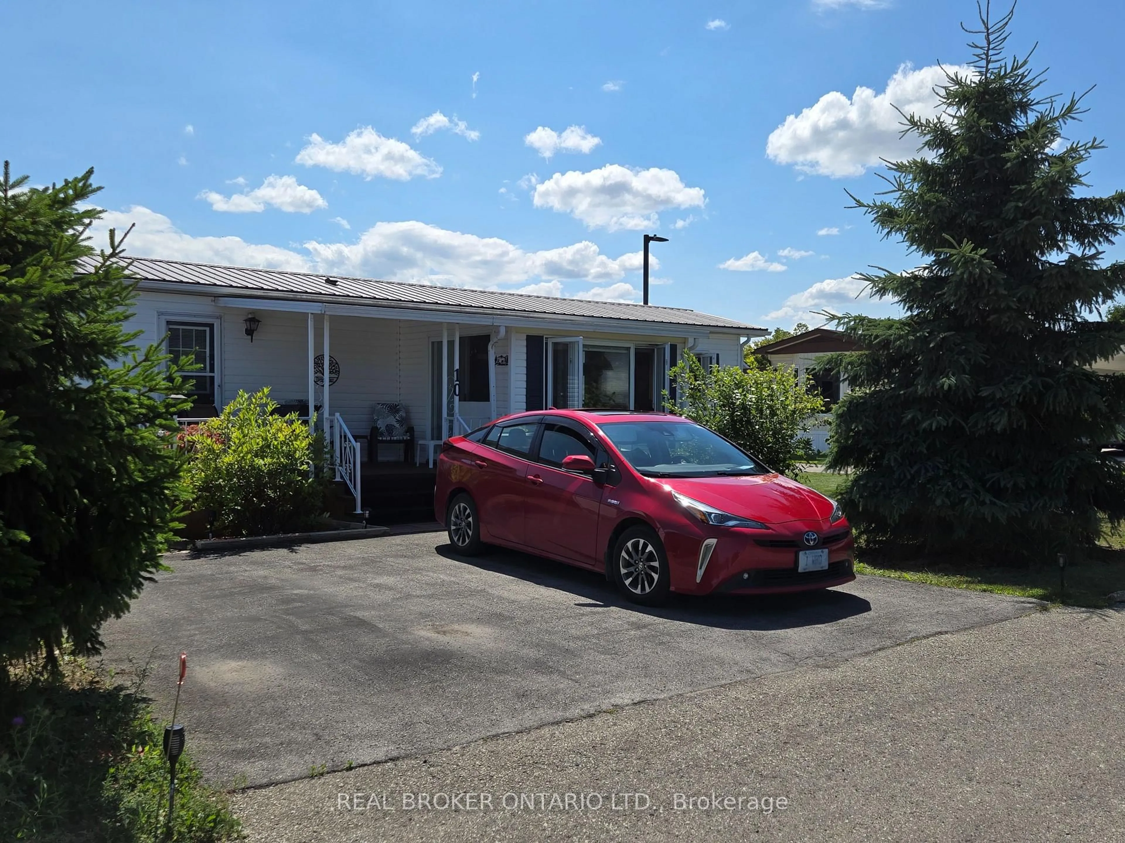 A pic from outside/outdoor area/front of a property/back of a property/a pic from drone, street for 3033 Townline Rd #10, Fort Erie Ontario L0S 1S1