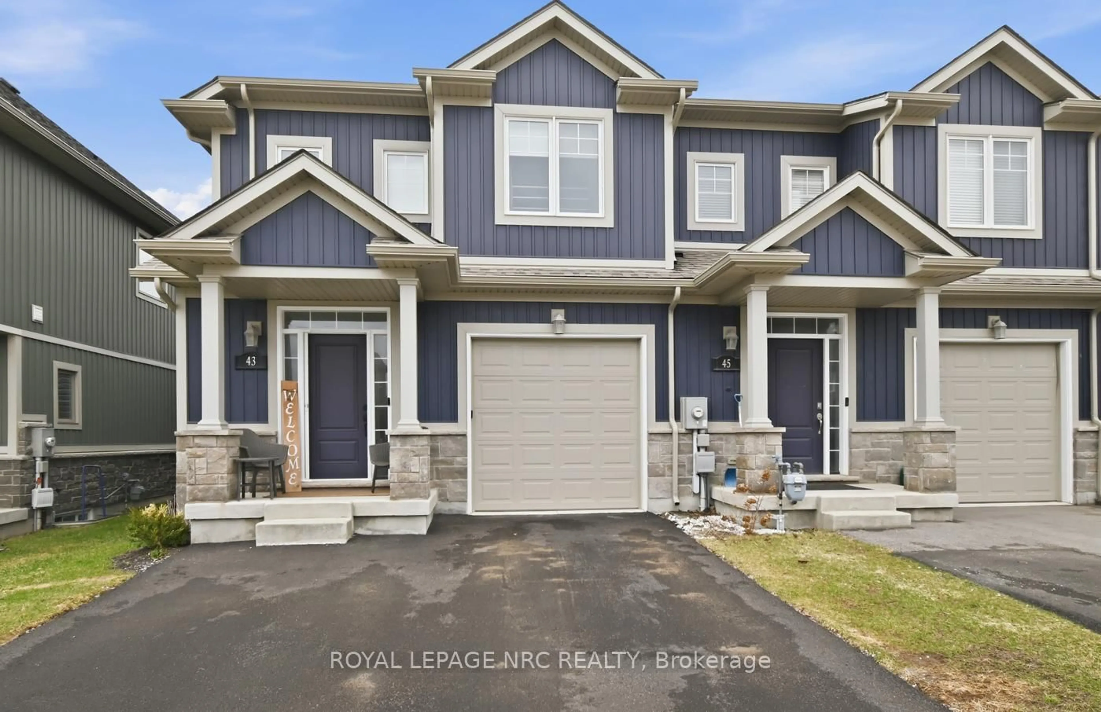 Home with vinyl exterior material, street for 43 Wilkerson St, Thorold Ontario L2V 0G4