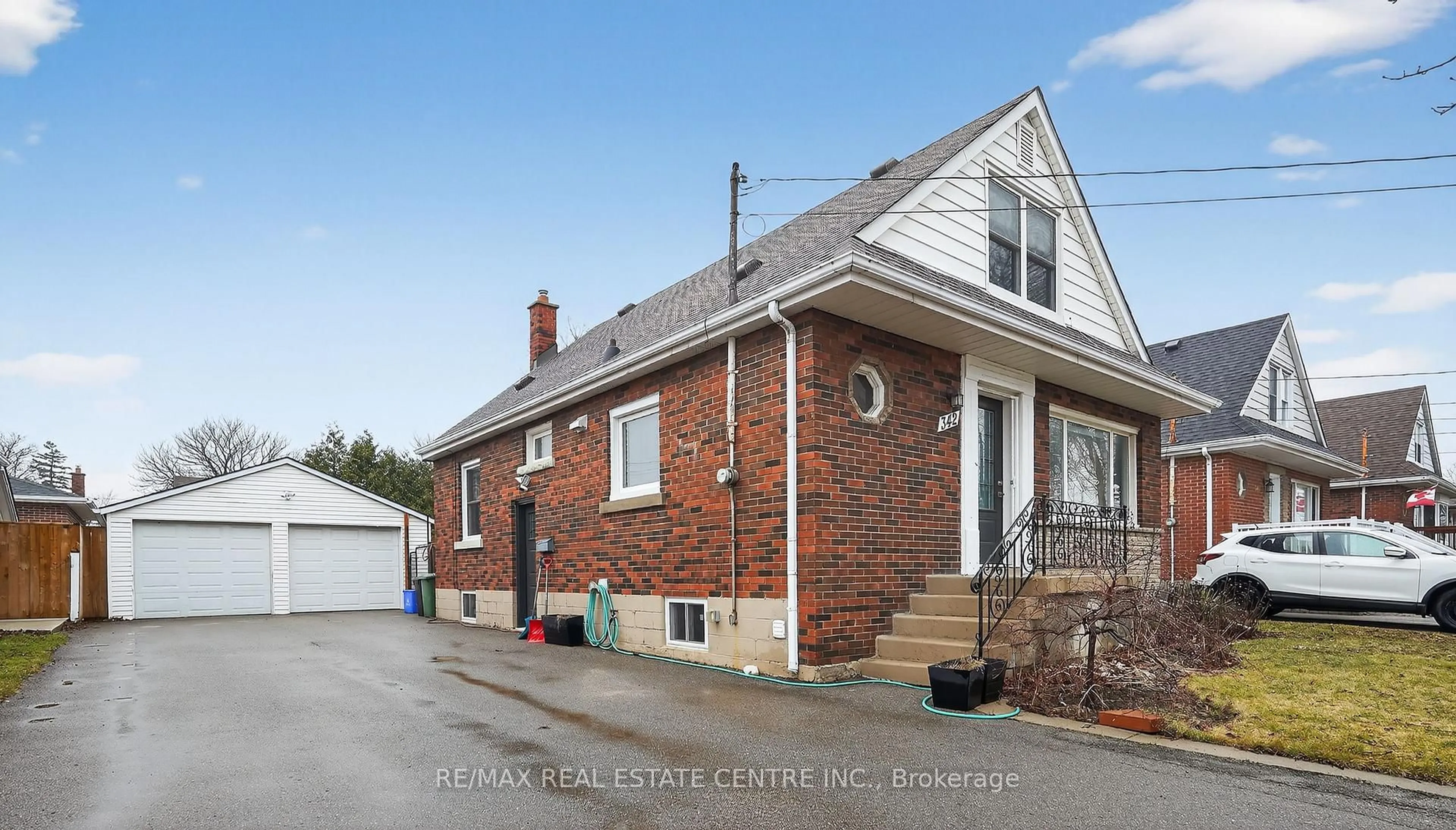Home with brick exterior material, street for 342 East 17th St, Hamilton Ontario L9A 4M8