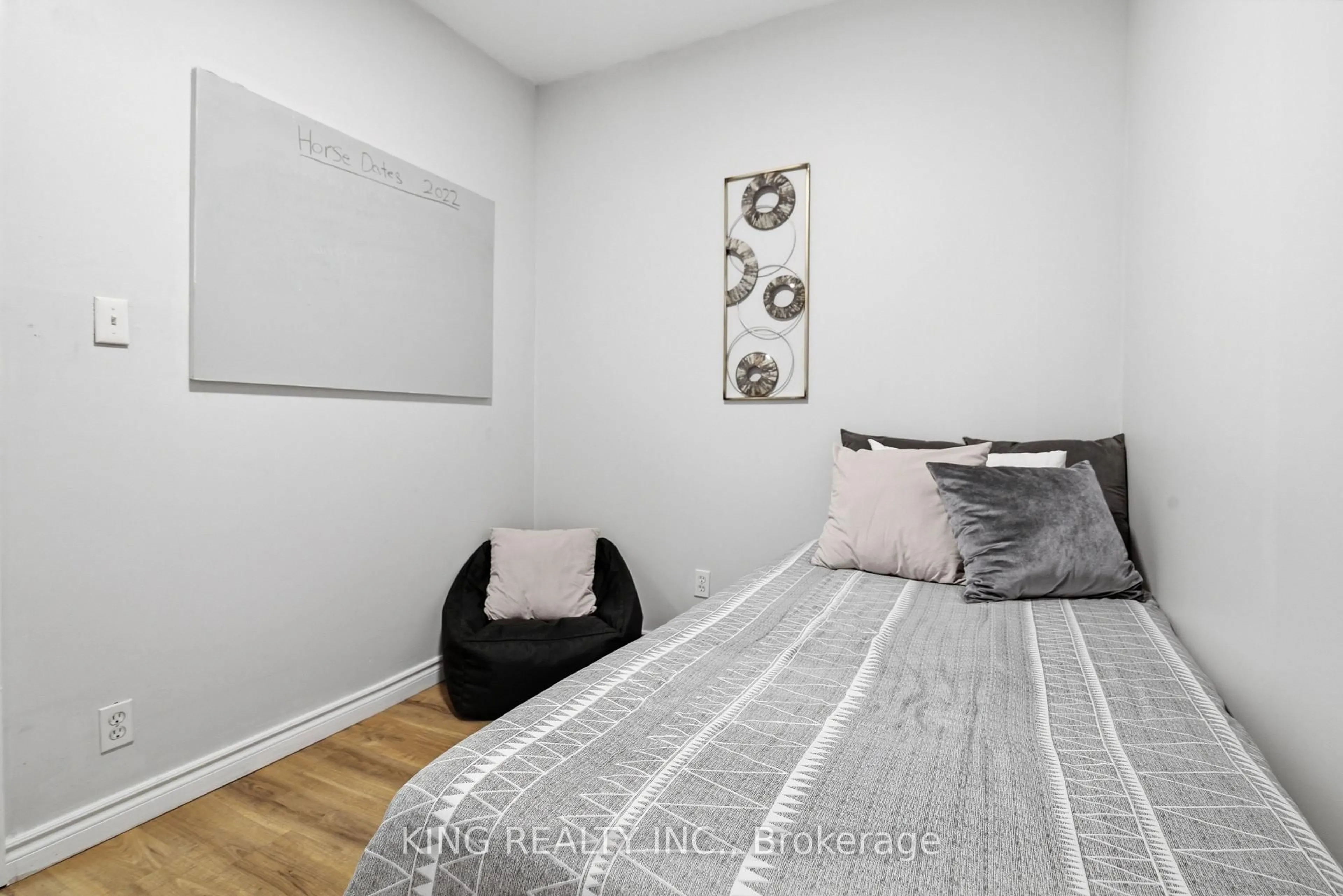 A pic of a room for 93 Water St, Cambridge Ontario N1R 3E1