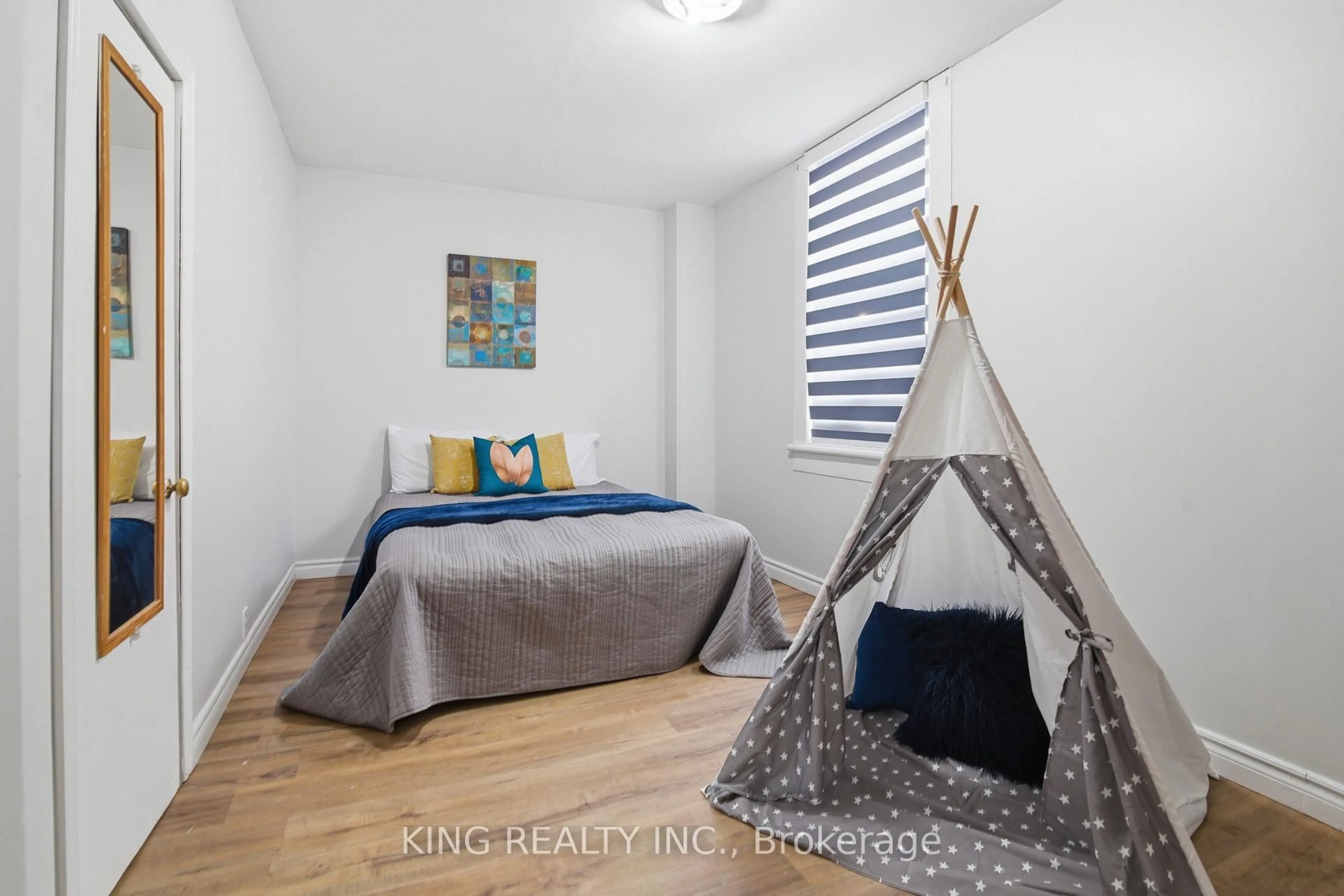 A pic of a room for 93 Water St, Cambridge Ontario N1R 3E1