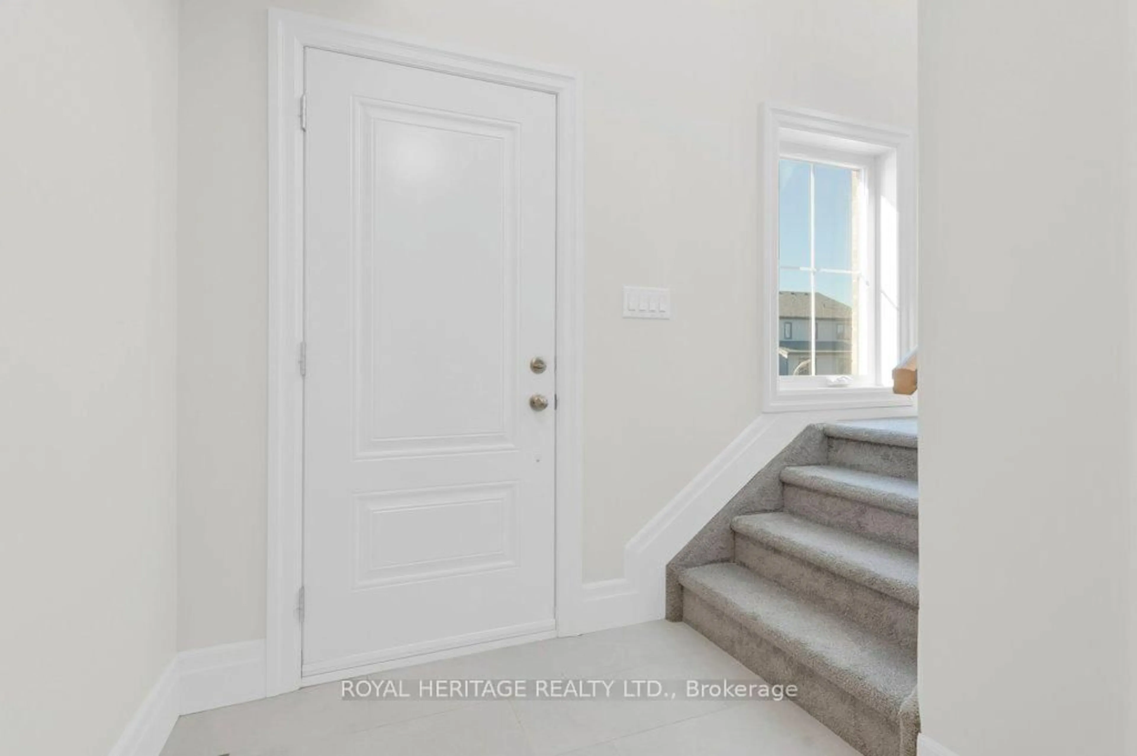 Indoor entryway for 26 Campbell Cres, Prince Edward County Ontario K0K 2T0