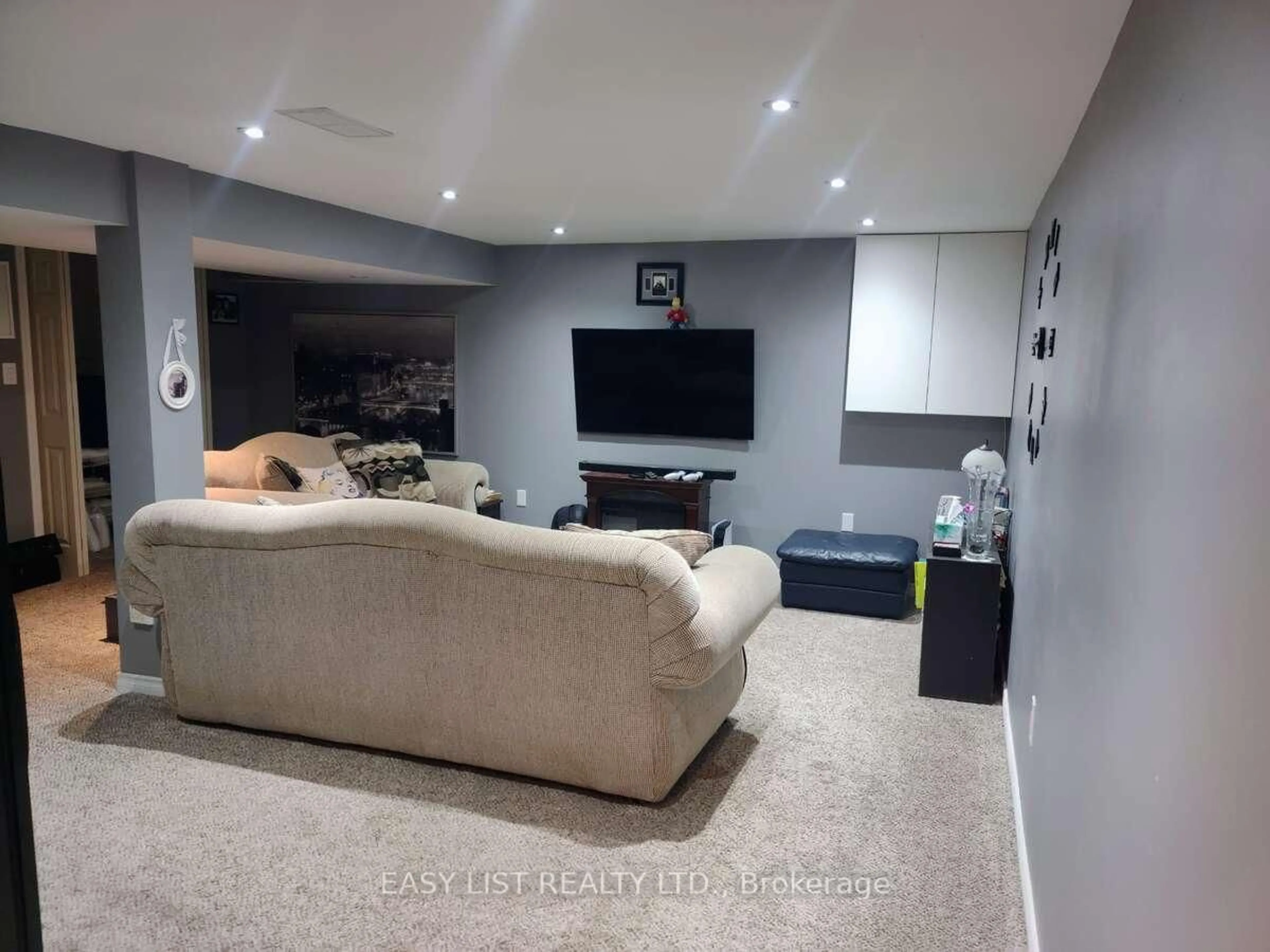 Unknown for 6697 Huggins St, Niagara Falls Ontario L2J 1H8