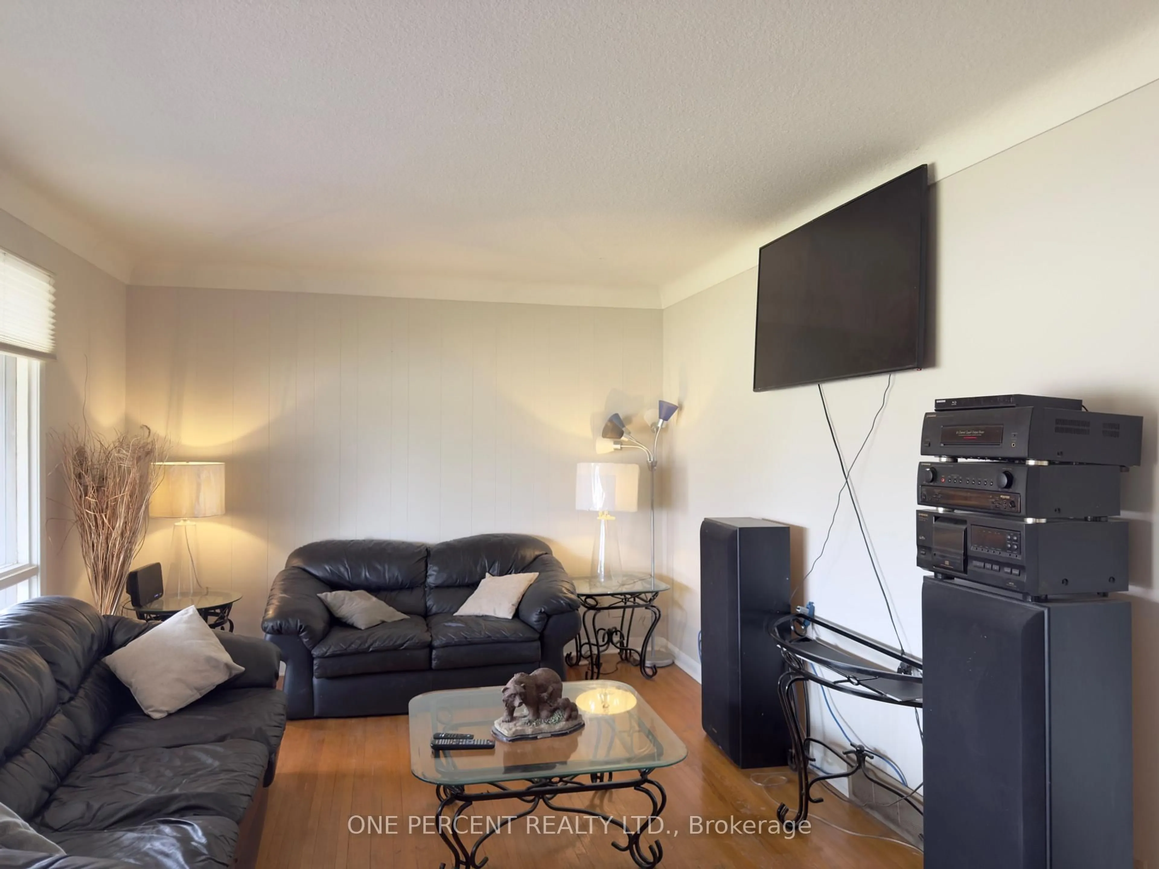 A pic of a room for 37 Empress Ave, Welland Ontario L3B 1K6