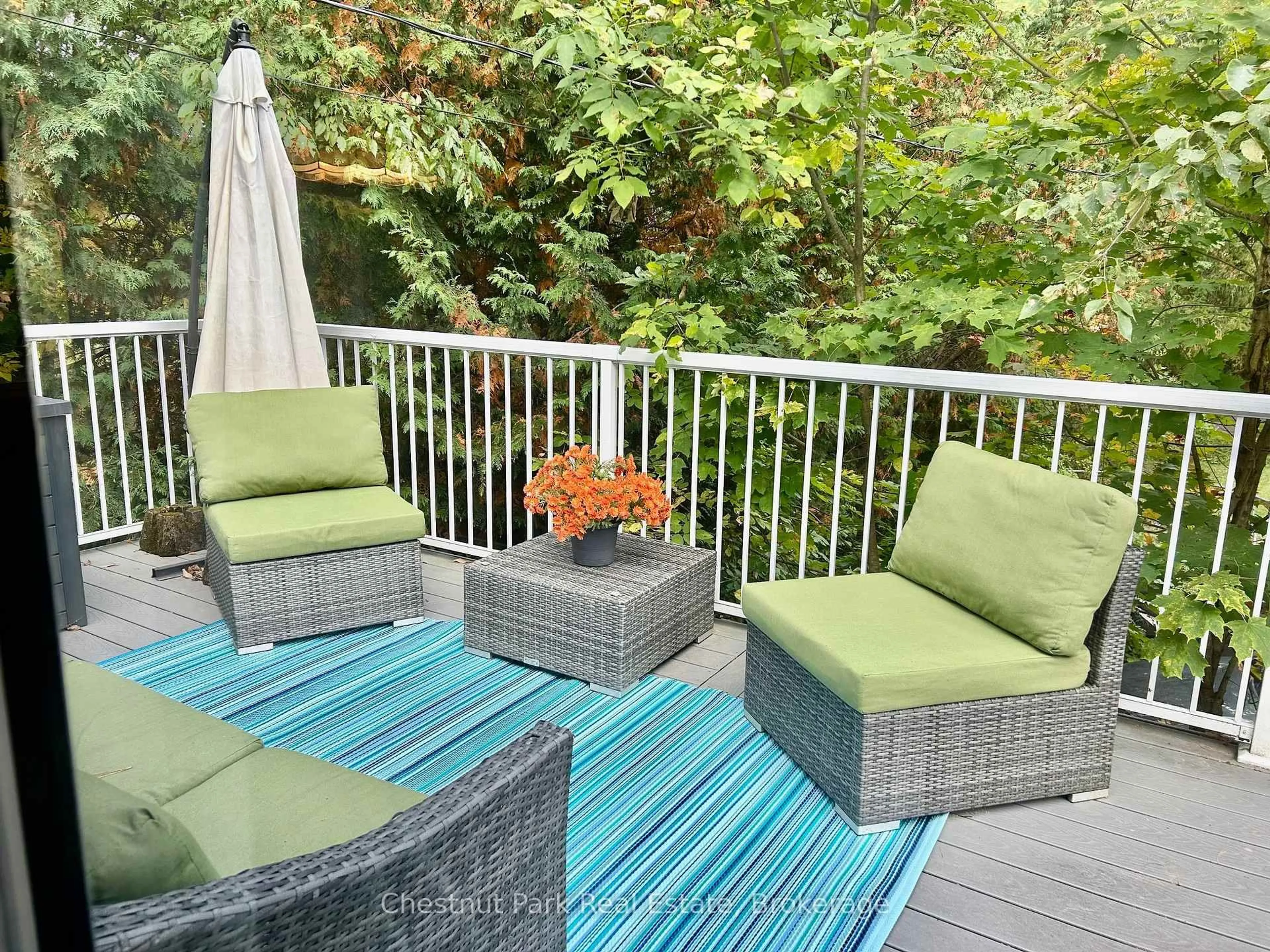 Patio, water/lake/river/ocean view for 1227-2 North Kahshe Lake rd Rd, Gravenhurst Ontario P0E 1G0