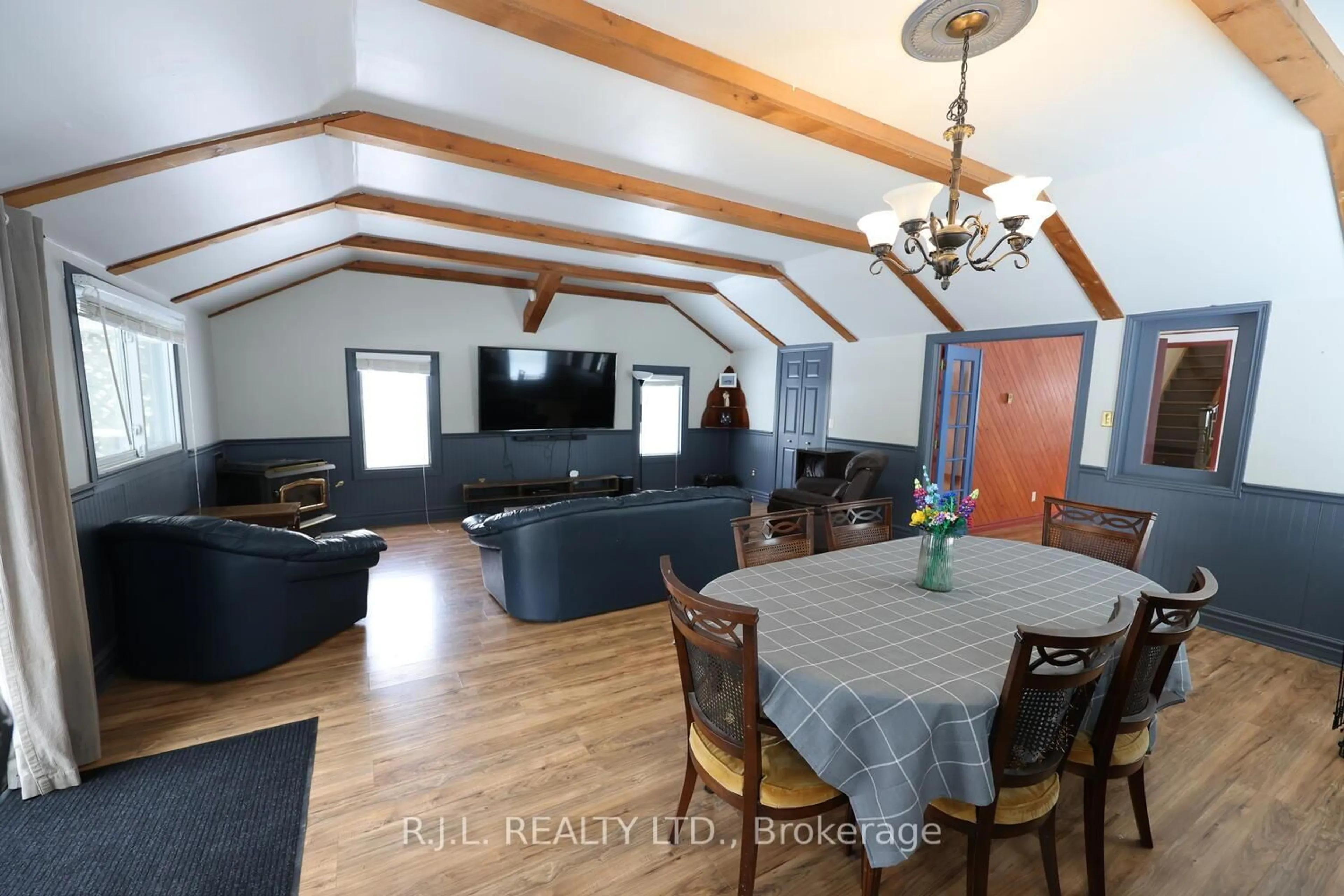 Dining room, wood/laminate floor for 19 Concession St, Havelock-Belmont-Methuen Ontario K0L 1Z0