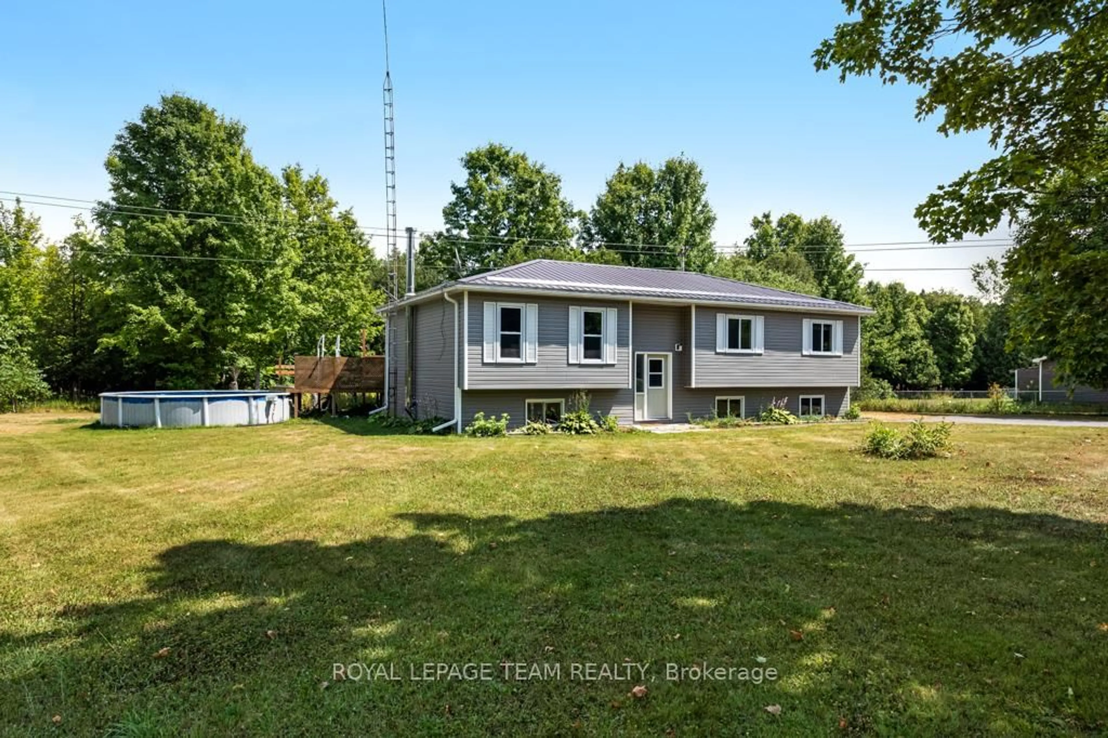 A pic from outside/outdoor area/front of a property/back of a property/a pic from drone, unknown for 8133 County Rd 44 Rd, Edwardsburgh/Cardinal Ontario K0E 1X0