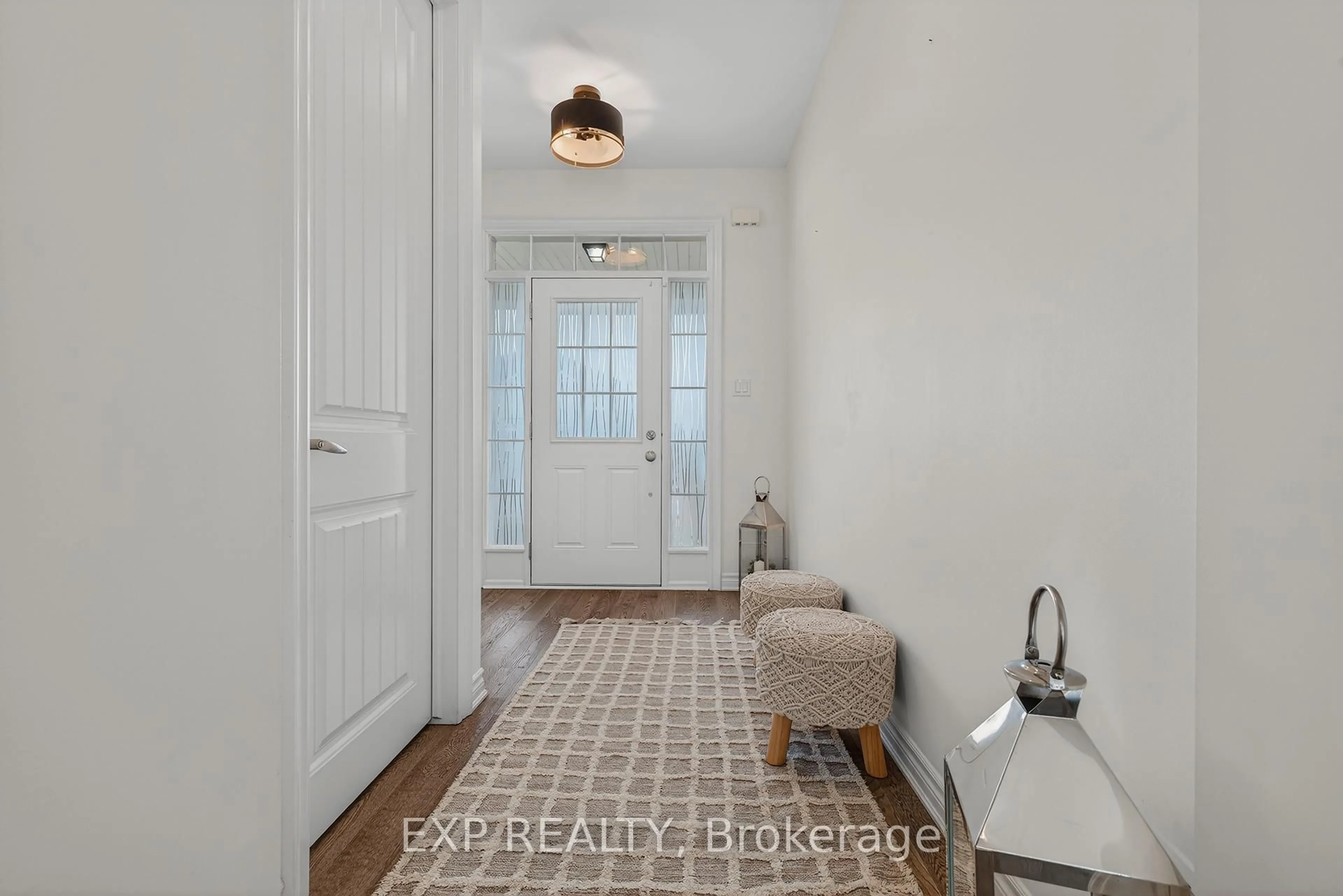 Indoor entryway for 55 West Oak Tr, Kitchener Ontario N2R 0L1