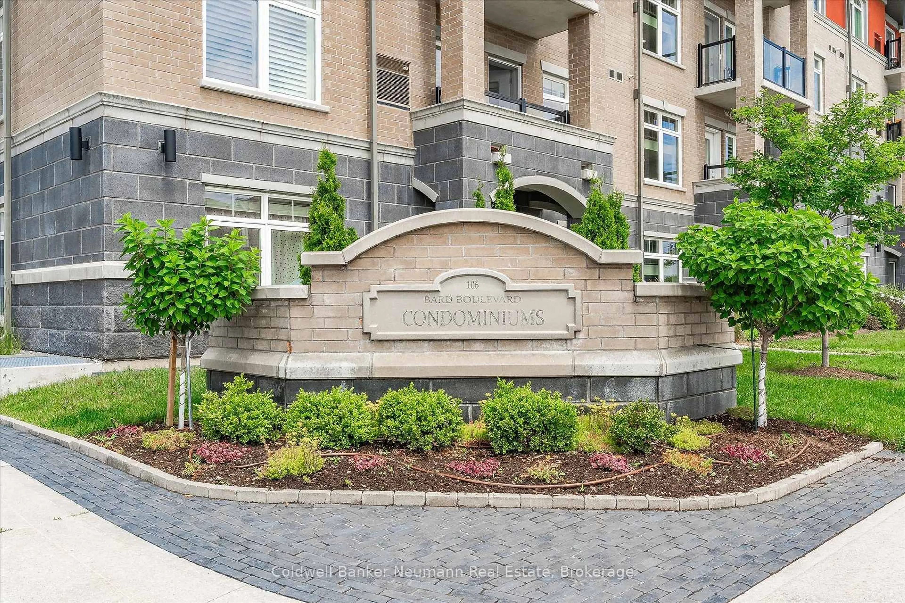 Indoor entryway for 106 Bard Blvd #113, Guelph Ontario N1L 0L8