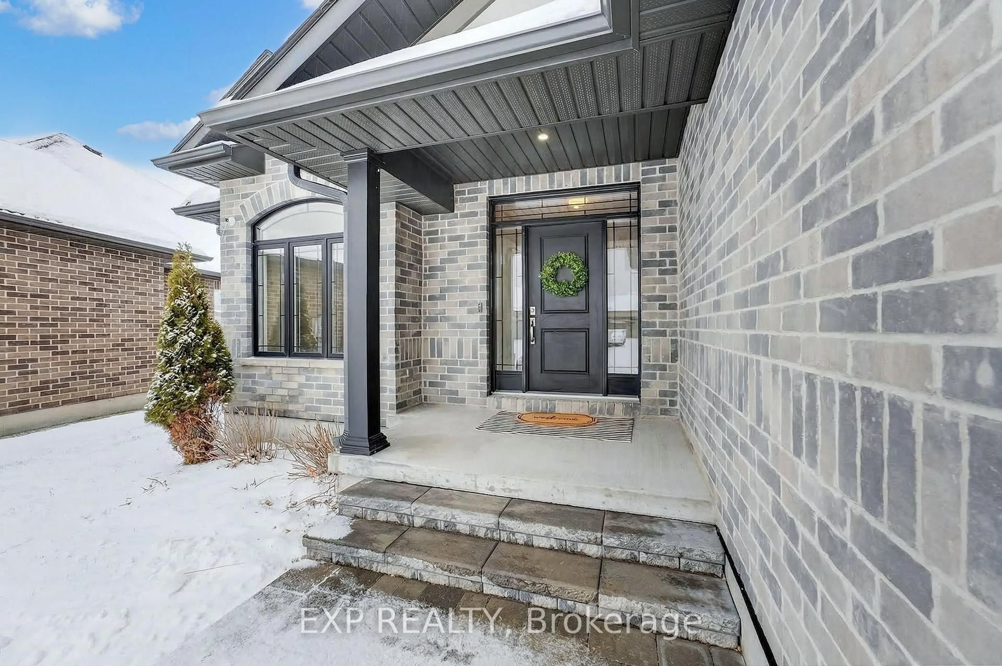 Indoor entryway for 85 Covington Cres, Belleville Ontario K8N 0K9