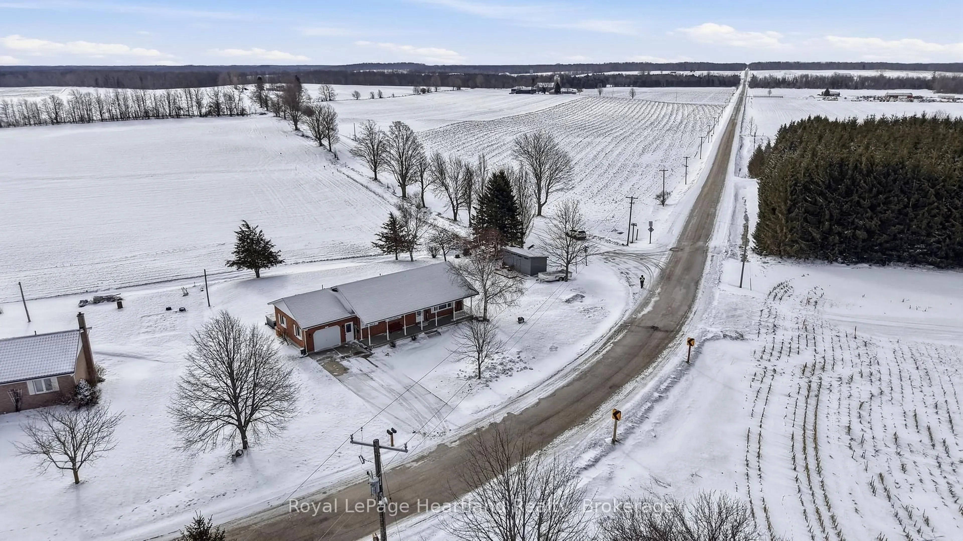 A pic from outside/outdoor area/front of a property/back of a property/a pic from drone, street for 99 ALLAN St, Minto Ontario N0G 1M0