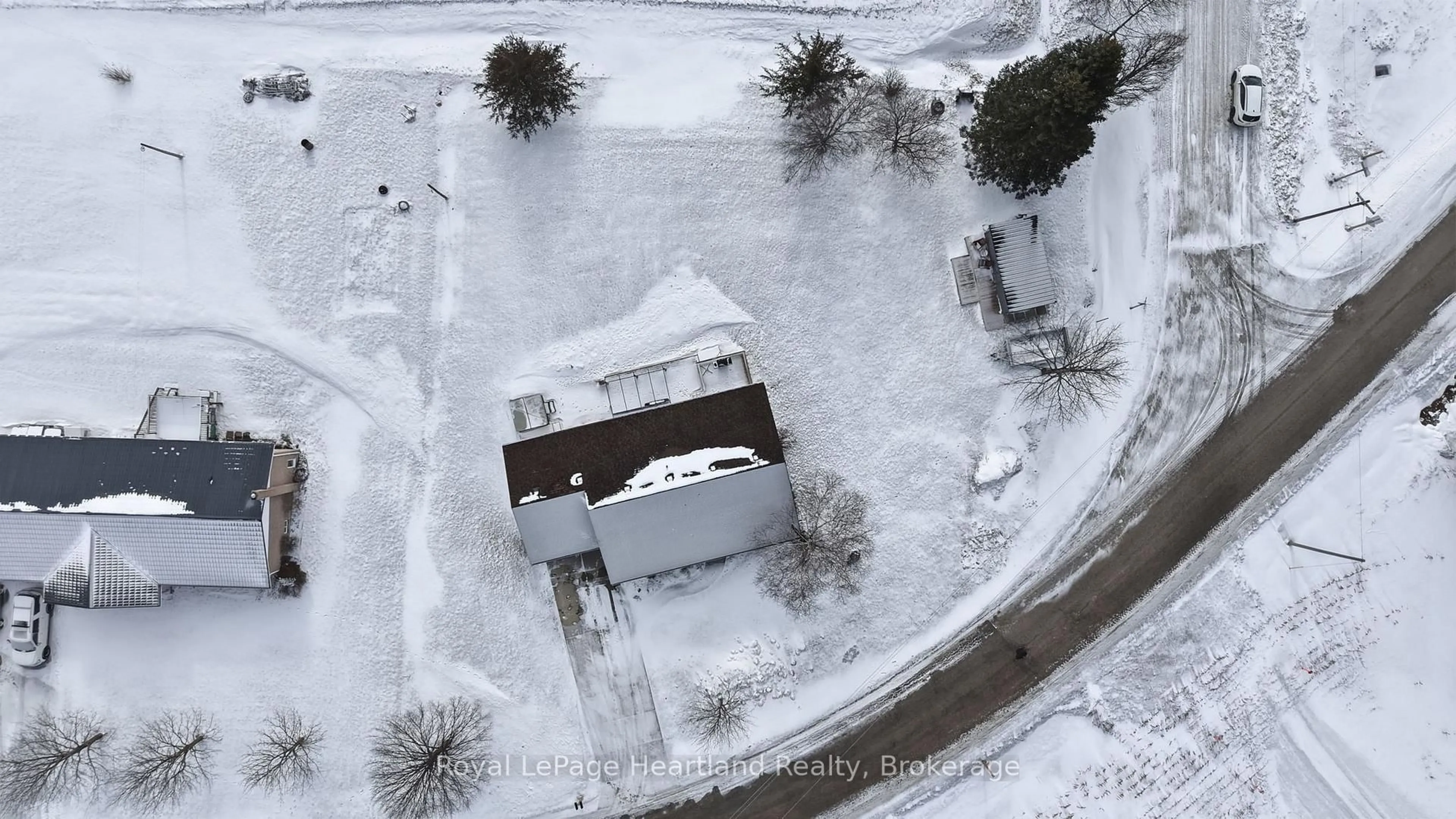 A pic from outside/outdoor area/front of a property/back of a property/a pic from drone, building for 99 ALLAN St, Minto Ontario N0G 1M0