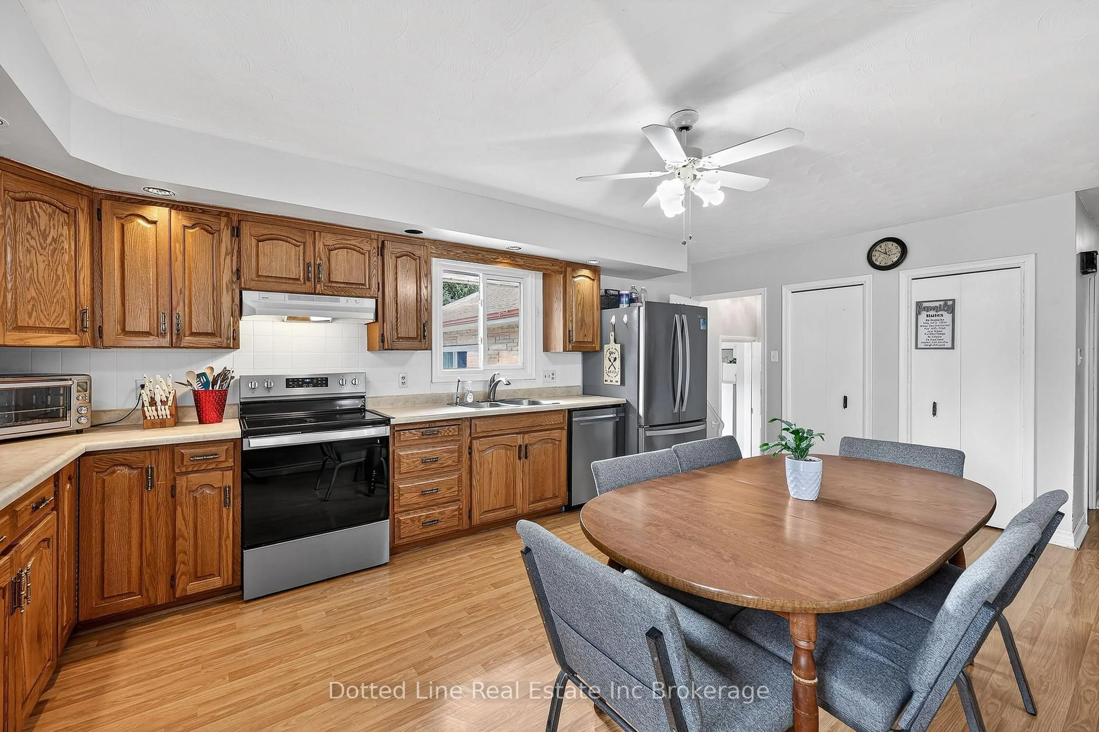 Open concept kitchen, unknown for 1424 Burford-Delhi Townline, Norfolk Ontario N0E 1R0