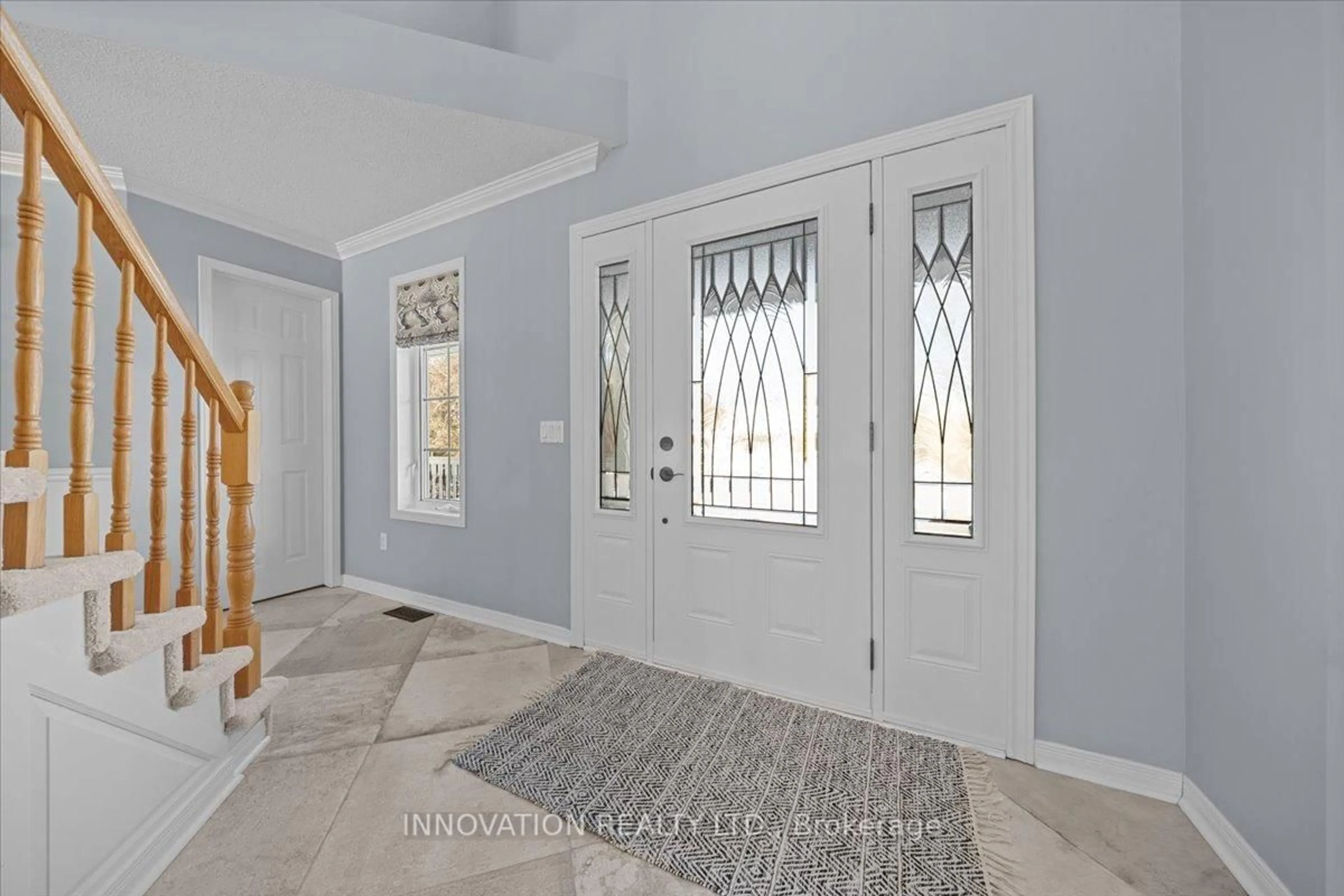 Indoor entryway for 5770 Lombardy Dr, Osgoode Ontario K0A 2W0