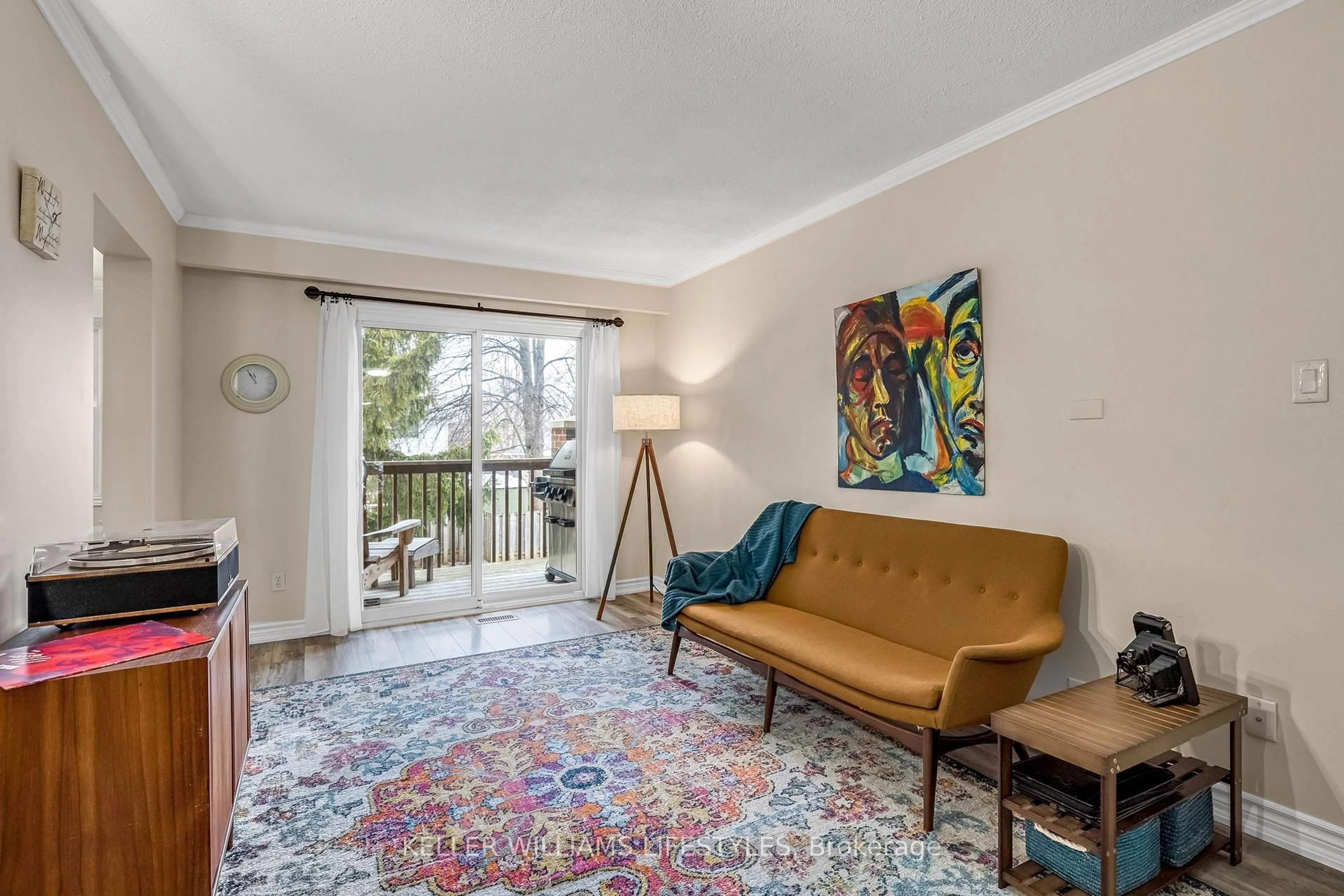 Living room with furniture, carpet floor for 900 Pond View Rd #84, London South Ontario N5Z 4L7