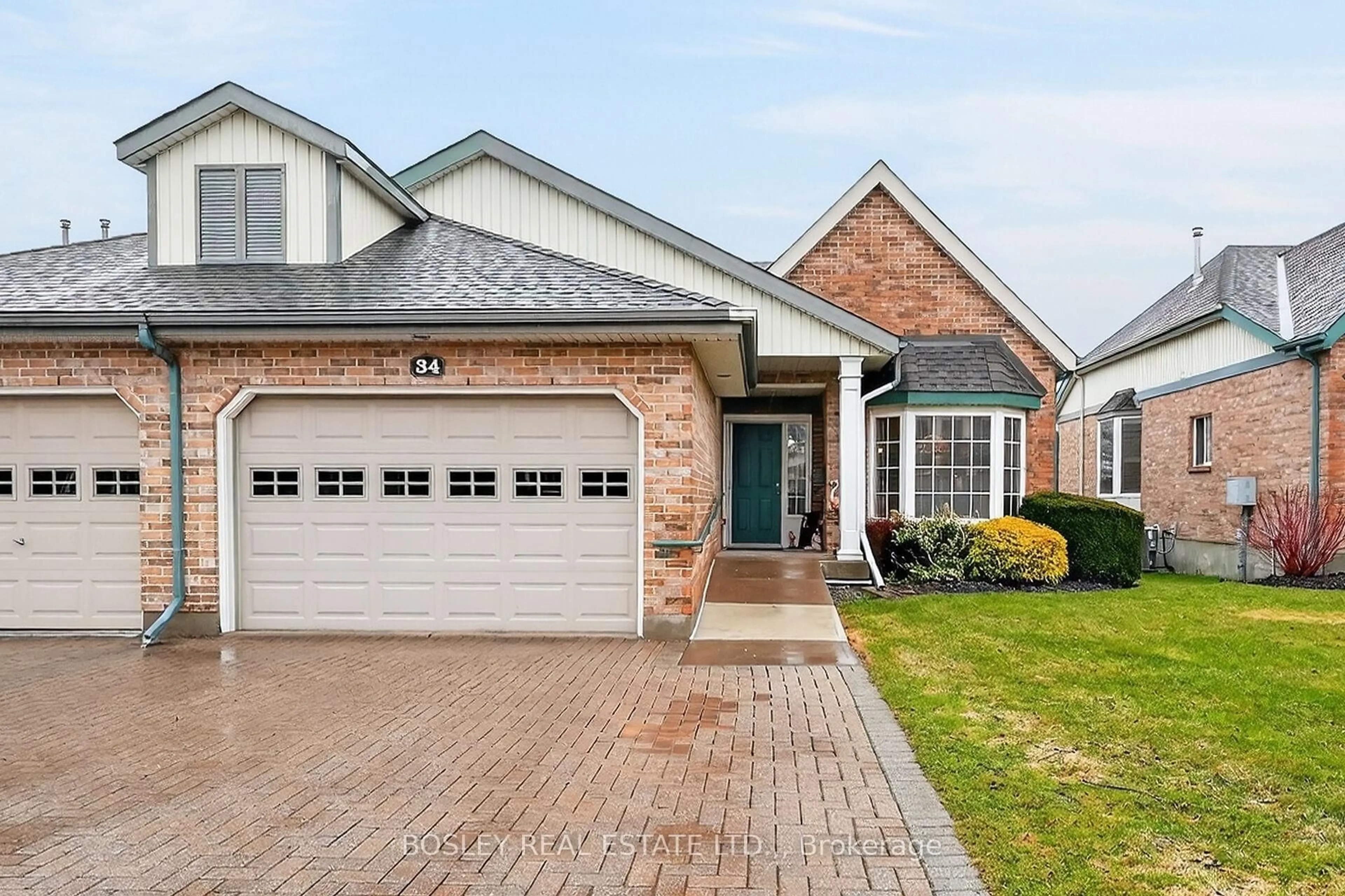 Home with brick exterior material, street for 121 Glen Morris Dr #34, St. Catharines Ontario L2T 4C5