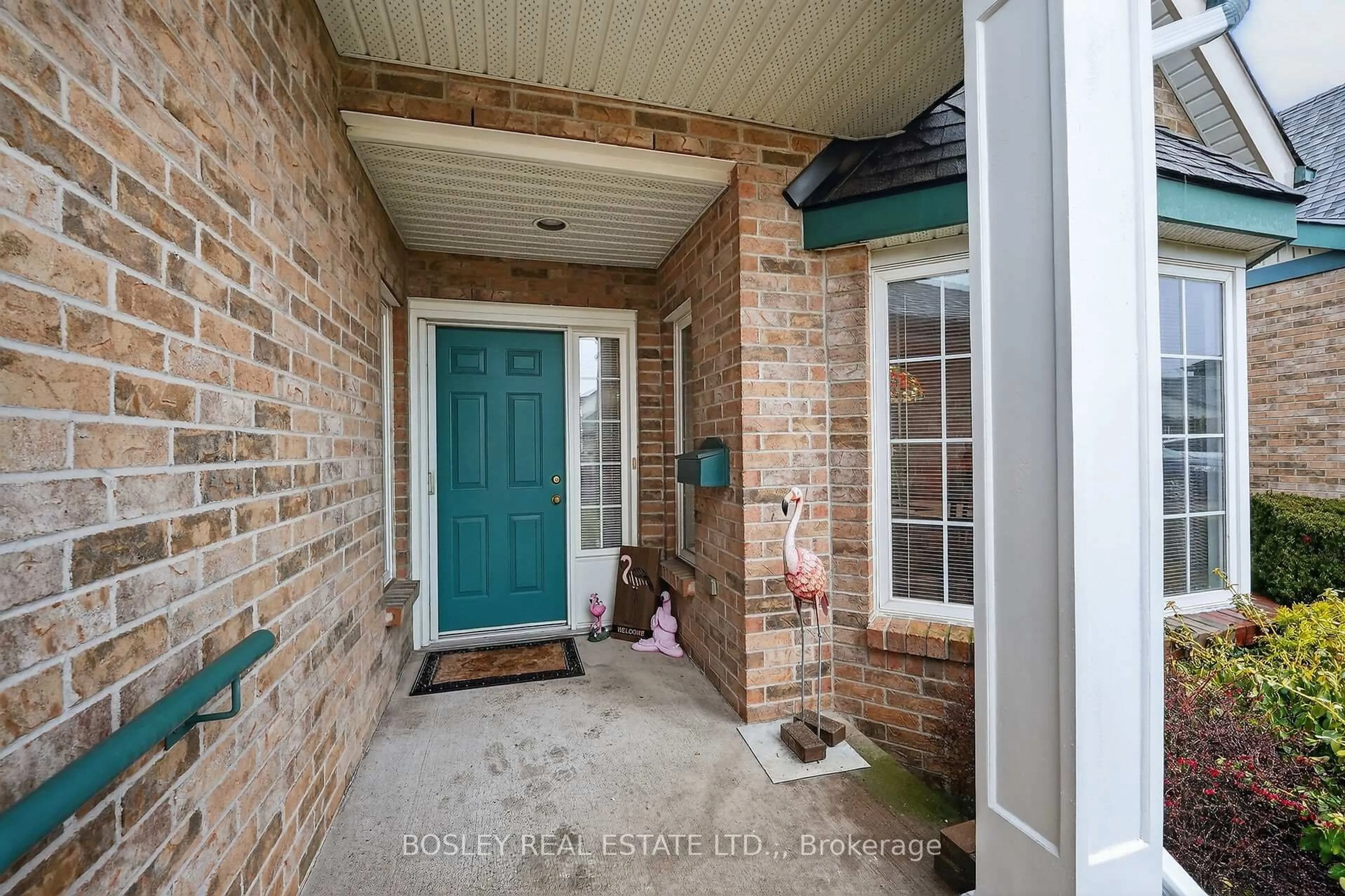 Indoor entryway for 121 Glen Morris Dr #34, St. Catharines Ontario L2T 4C5