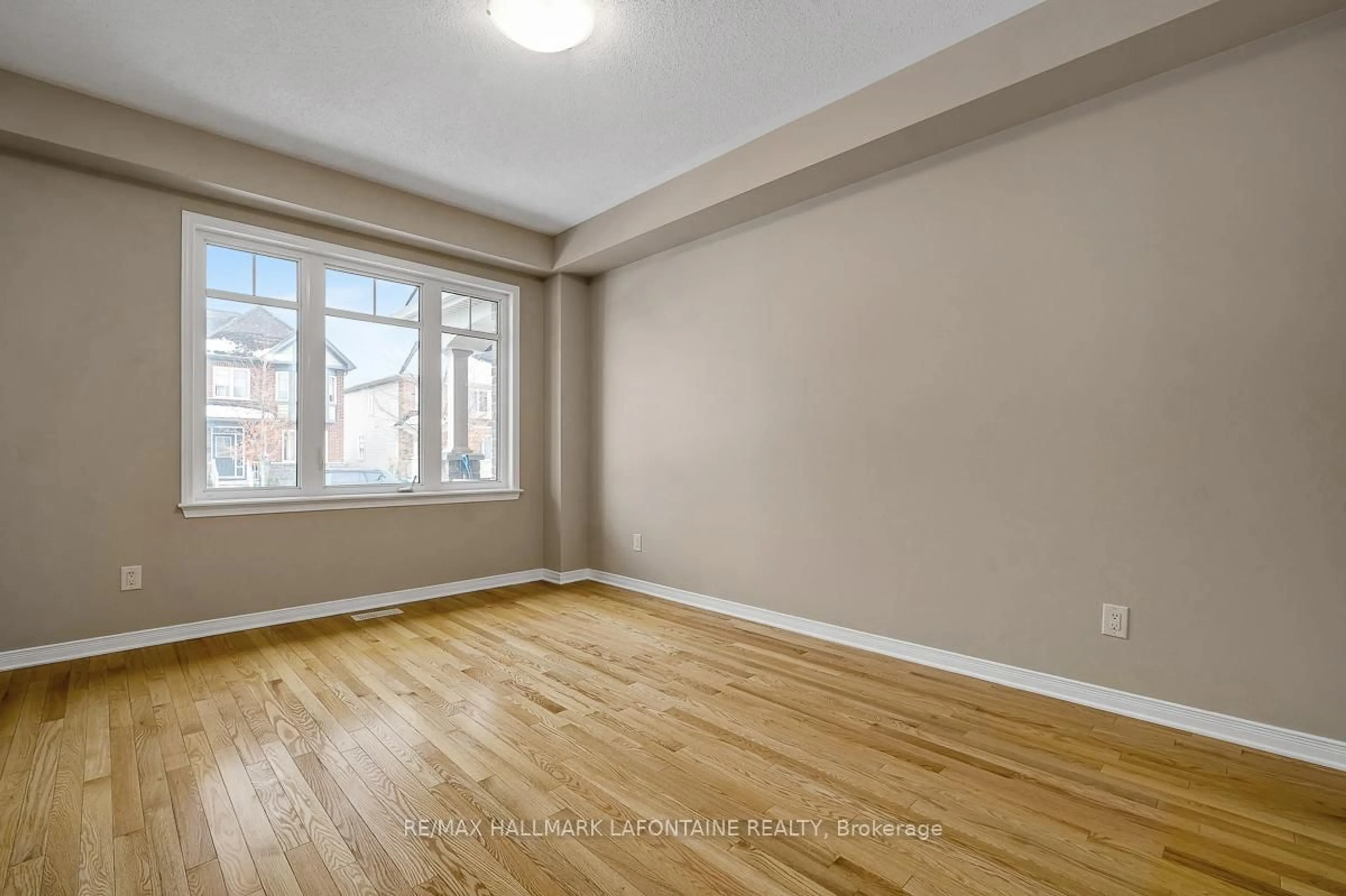 A pic of a room for 381 Sweetflag St, Ottawa Ontario K2J 5Y7