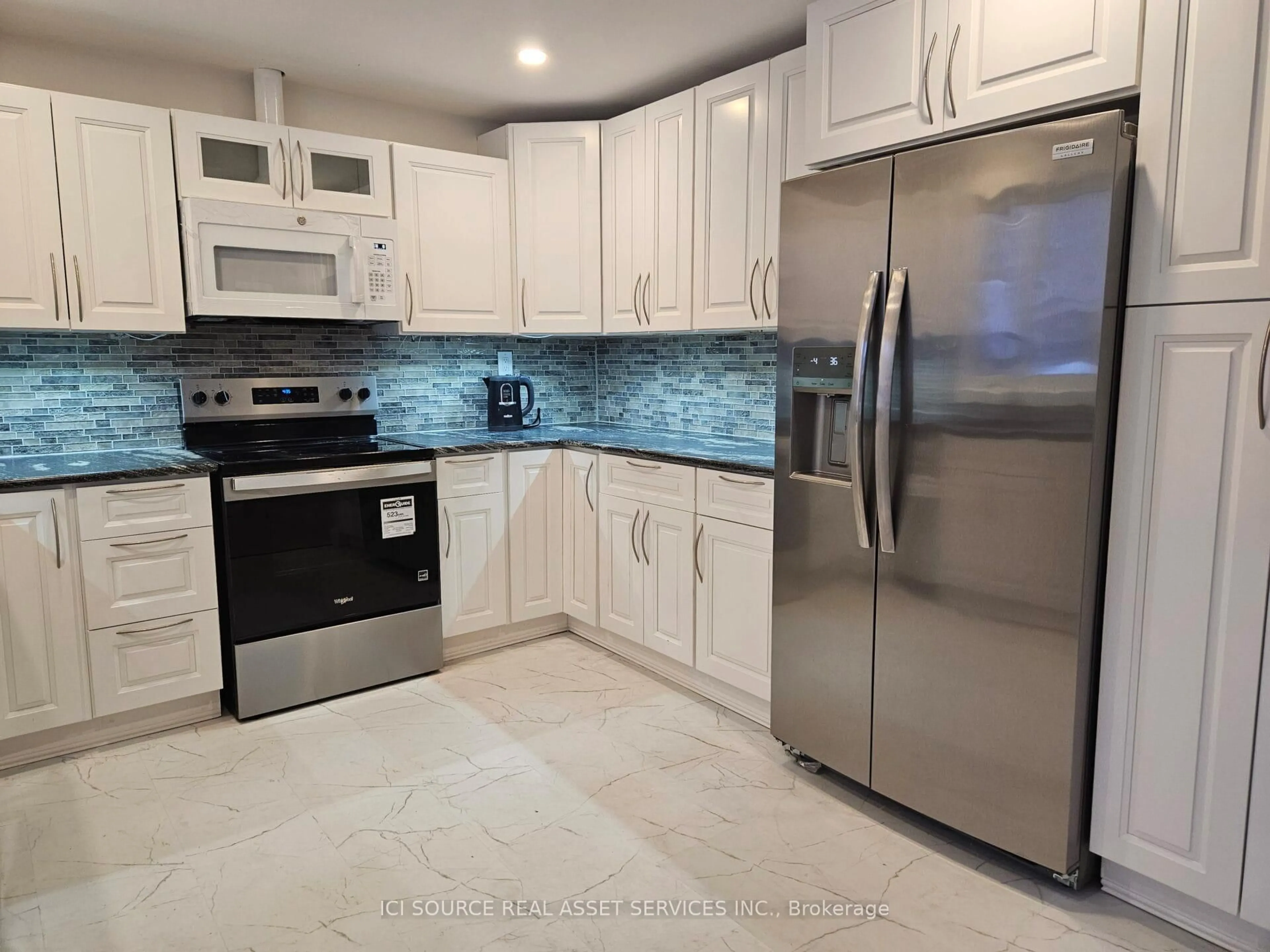 Standard kitchen, ceramic/tile floor for 52 Speedvale Ave, Guelph Ontario N1H 1J9