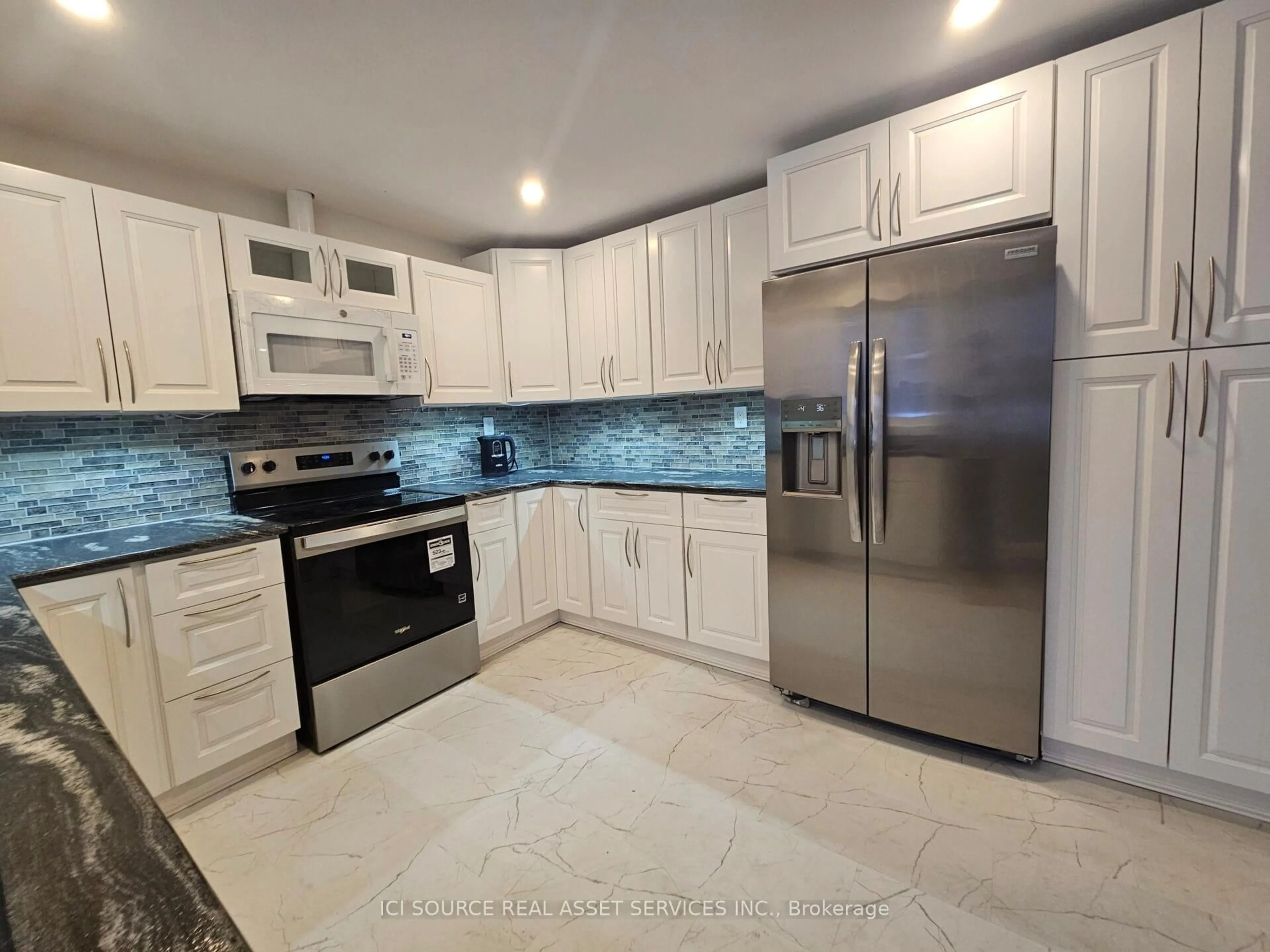 Standard kitchen, ceramic/tile floor for 52 Speedvale Ave, Guelph Ontario N1H 1J9