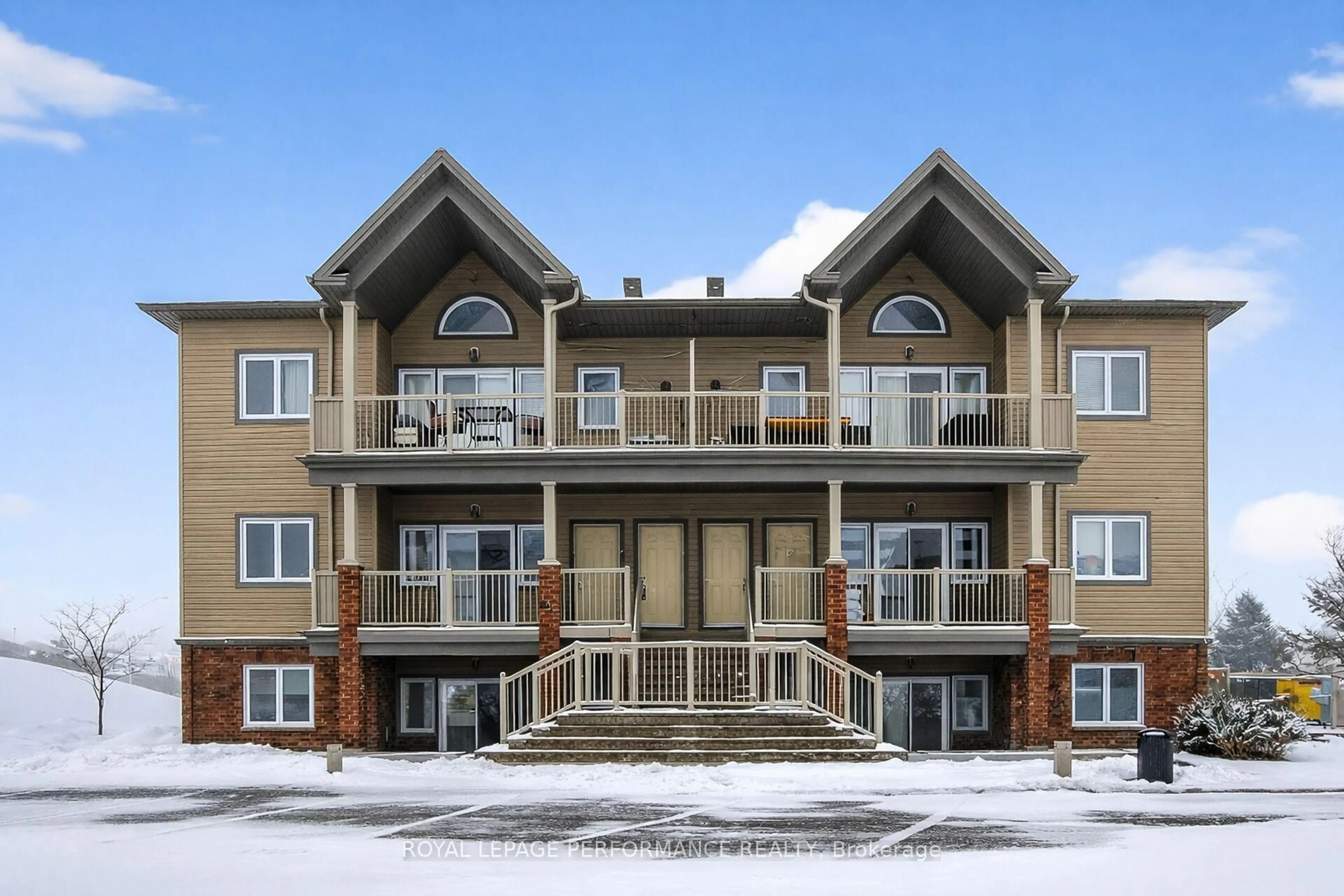 Unknown for 135 Harthill Way #B, Ottawa Ontario K2J 5V1