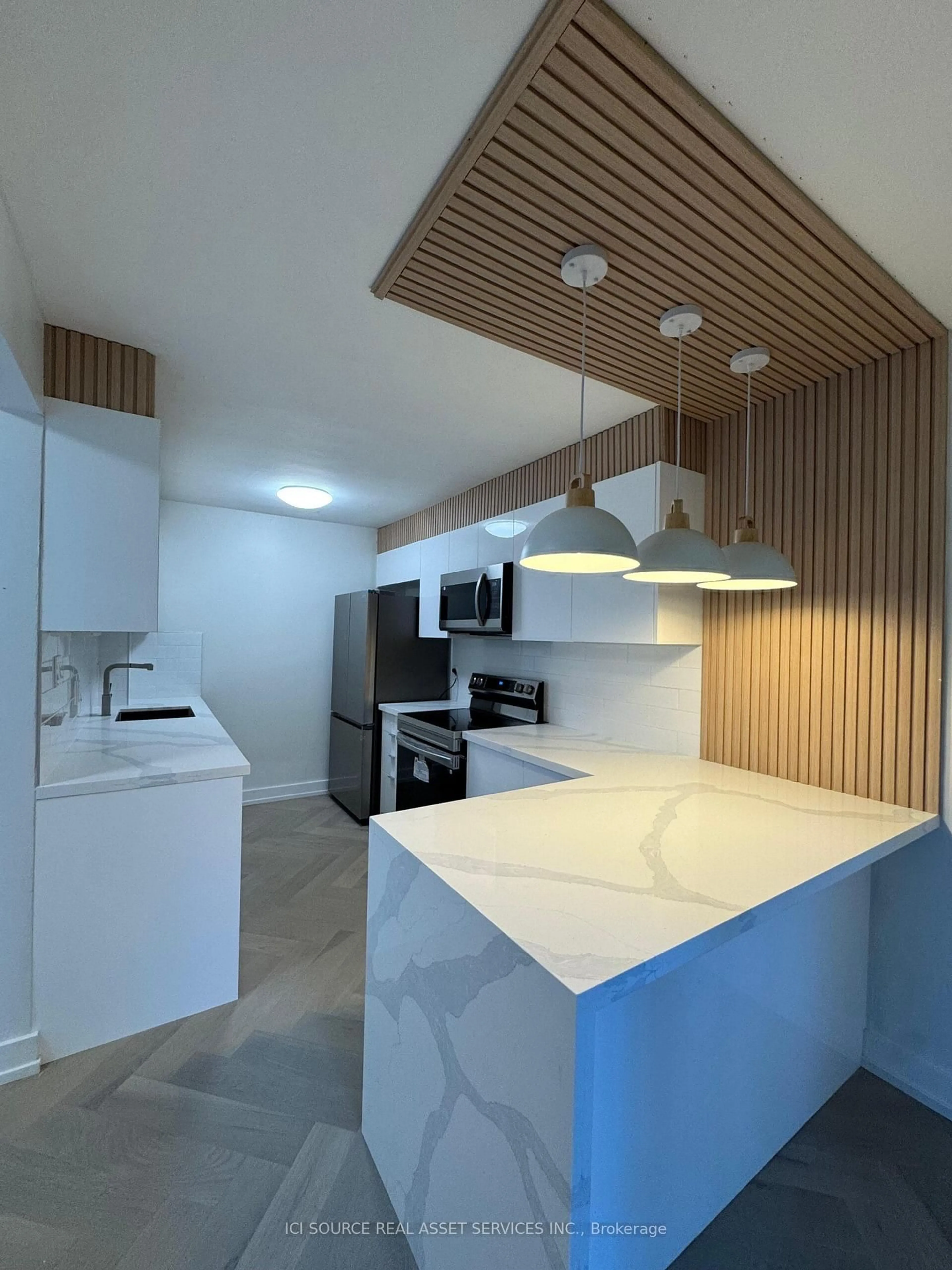 Open concept kitchen, unknown for 914 Mohawk Rd #10, Hamilton Ontario L8T 2R8