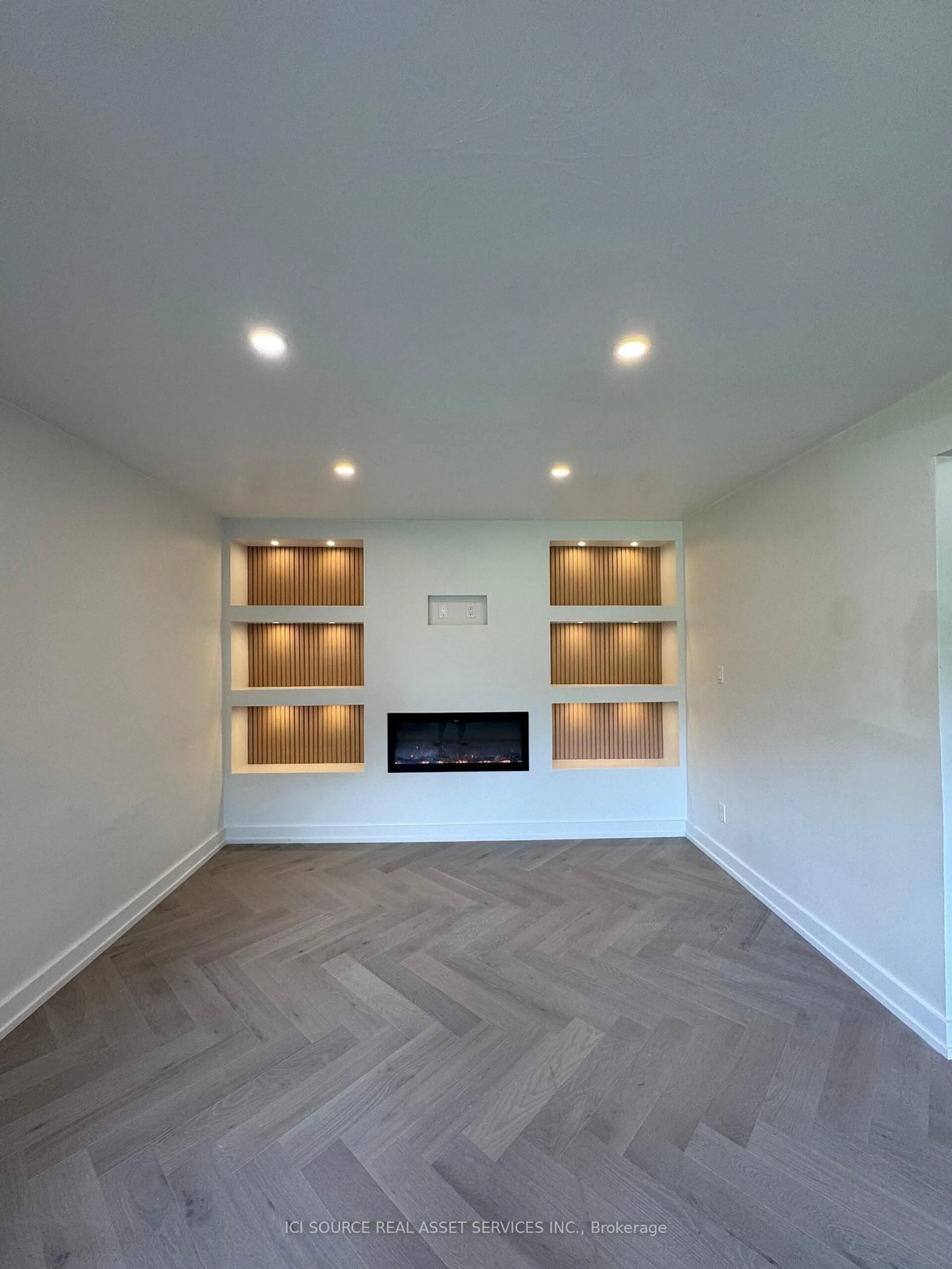 Unknown for 914 Mohawk Rd #10, Hamilton Ontario L8T 2R8