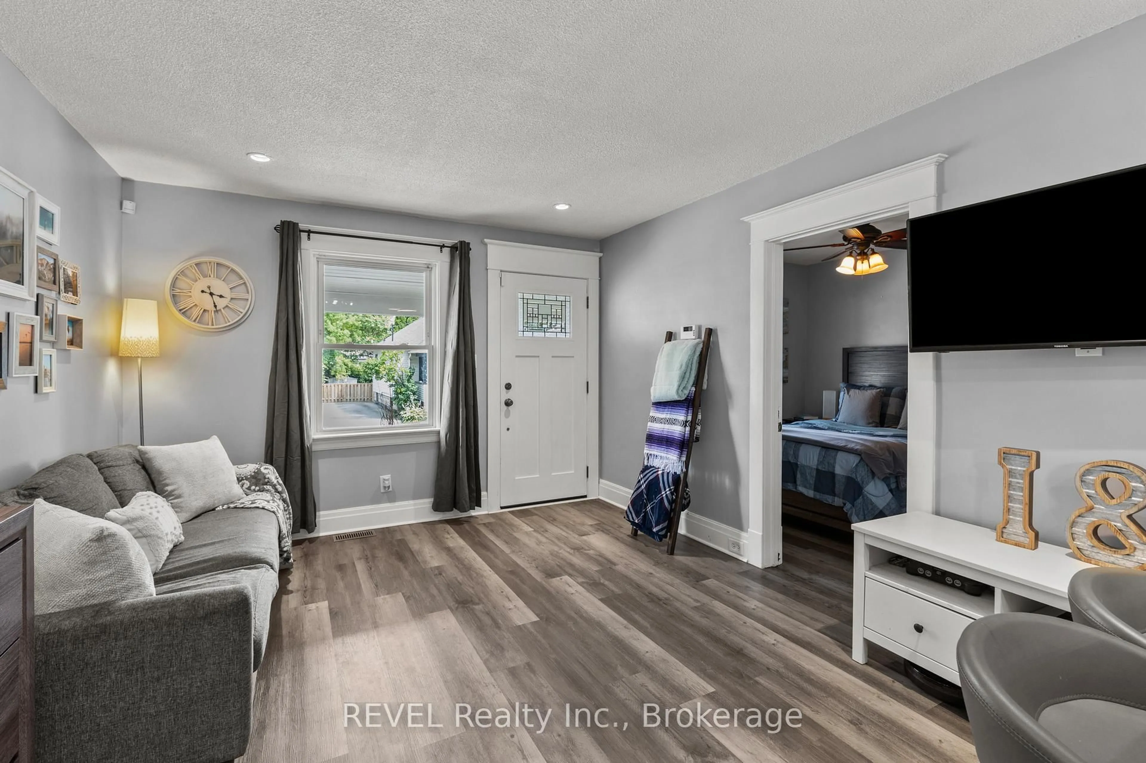 A pic of a room for 45 Mcghie St, St. Catharines Ontario L2R 5A9