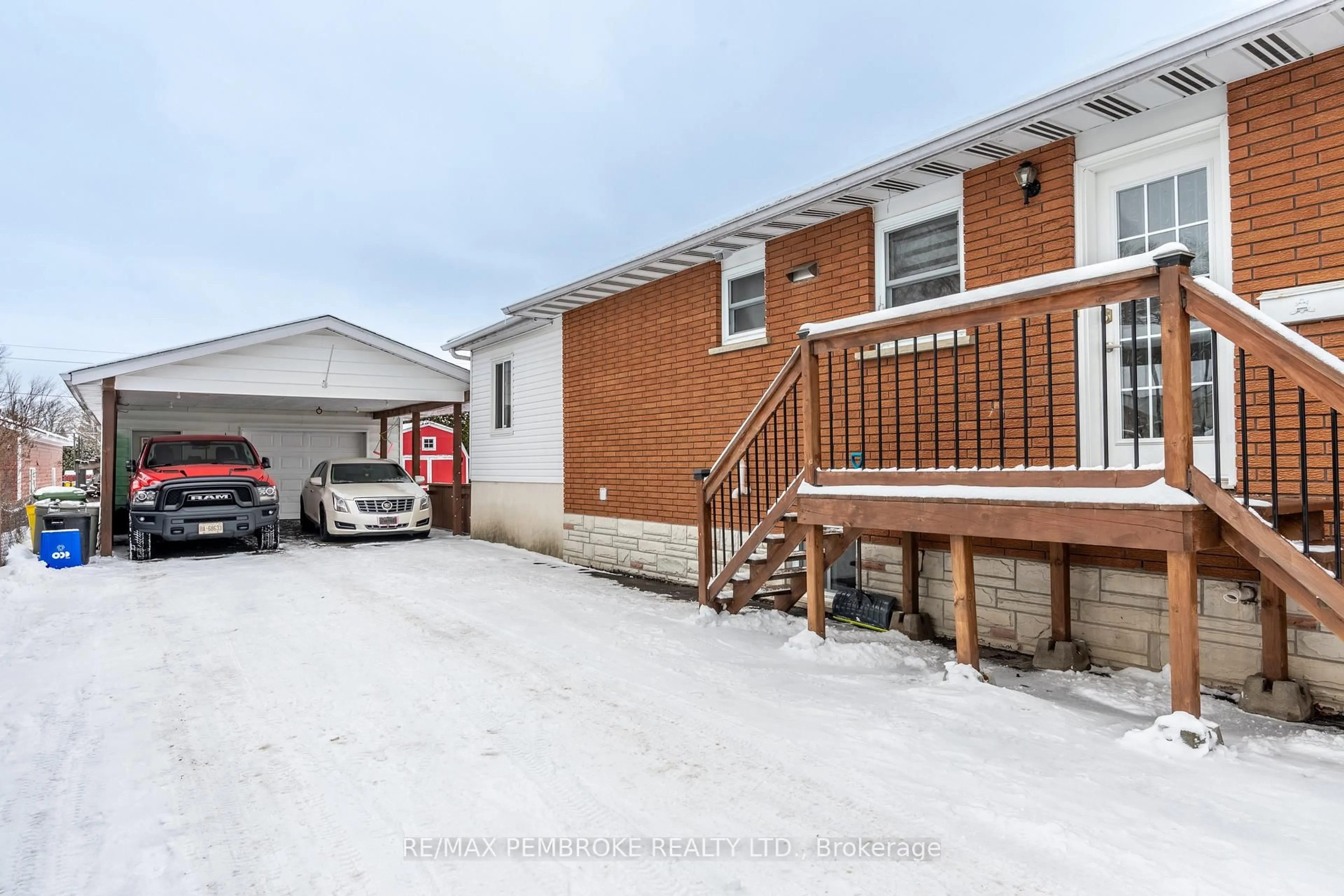 Unknown for 48 Selkirk St, Petawawa Ontario K8H 1P2