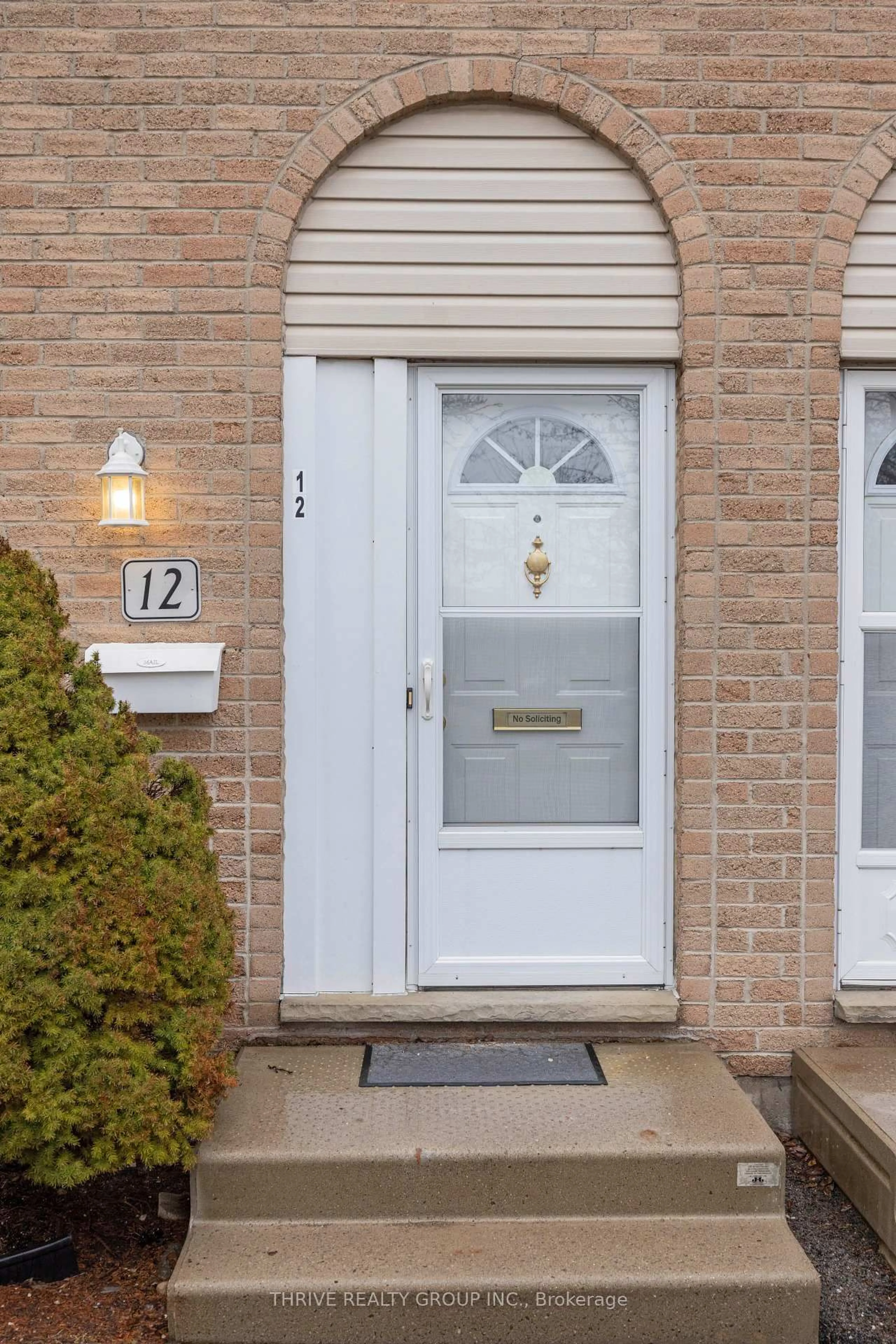 Indoor entryway for 210 Carlyle Dr #12, London East Ontario N5V 3M9