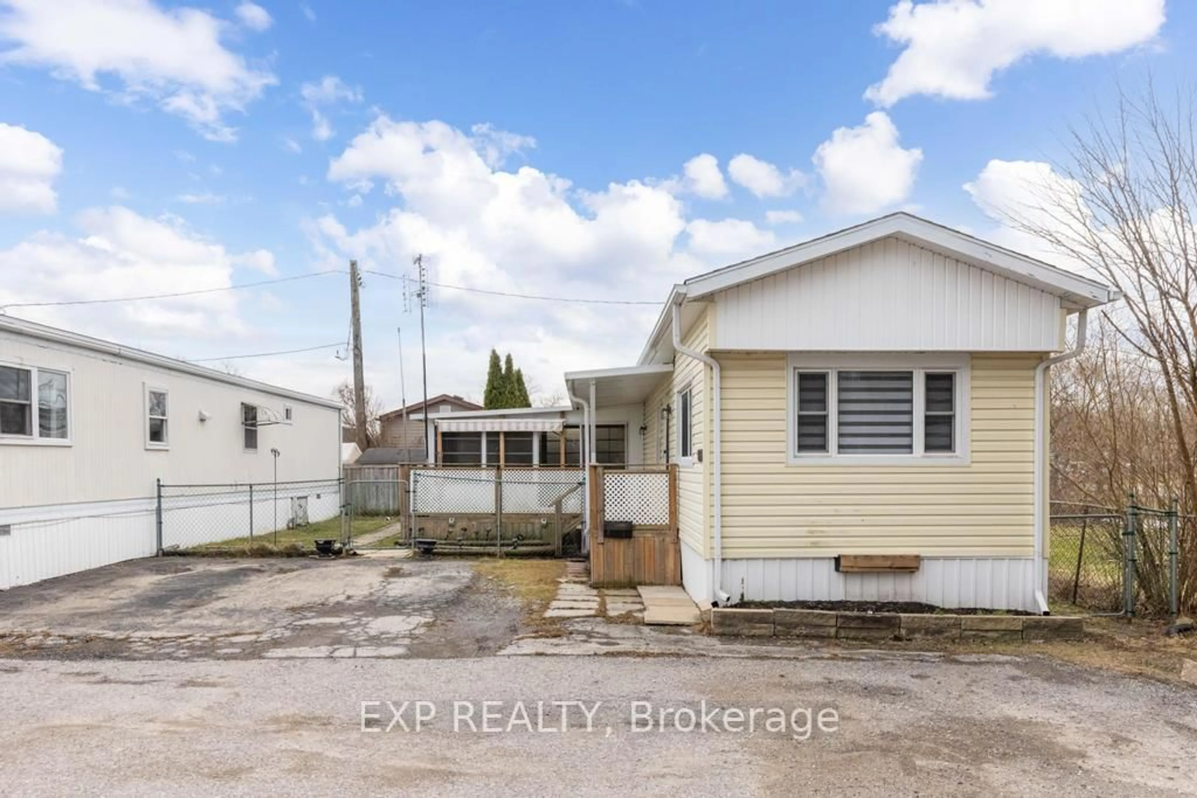 Unknown for 241 St. Paul St #206, St. Catharines Ontario L2S 2E5