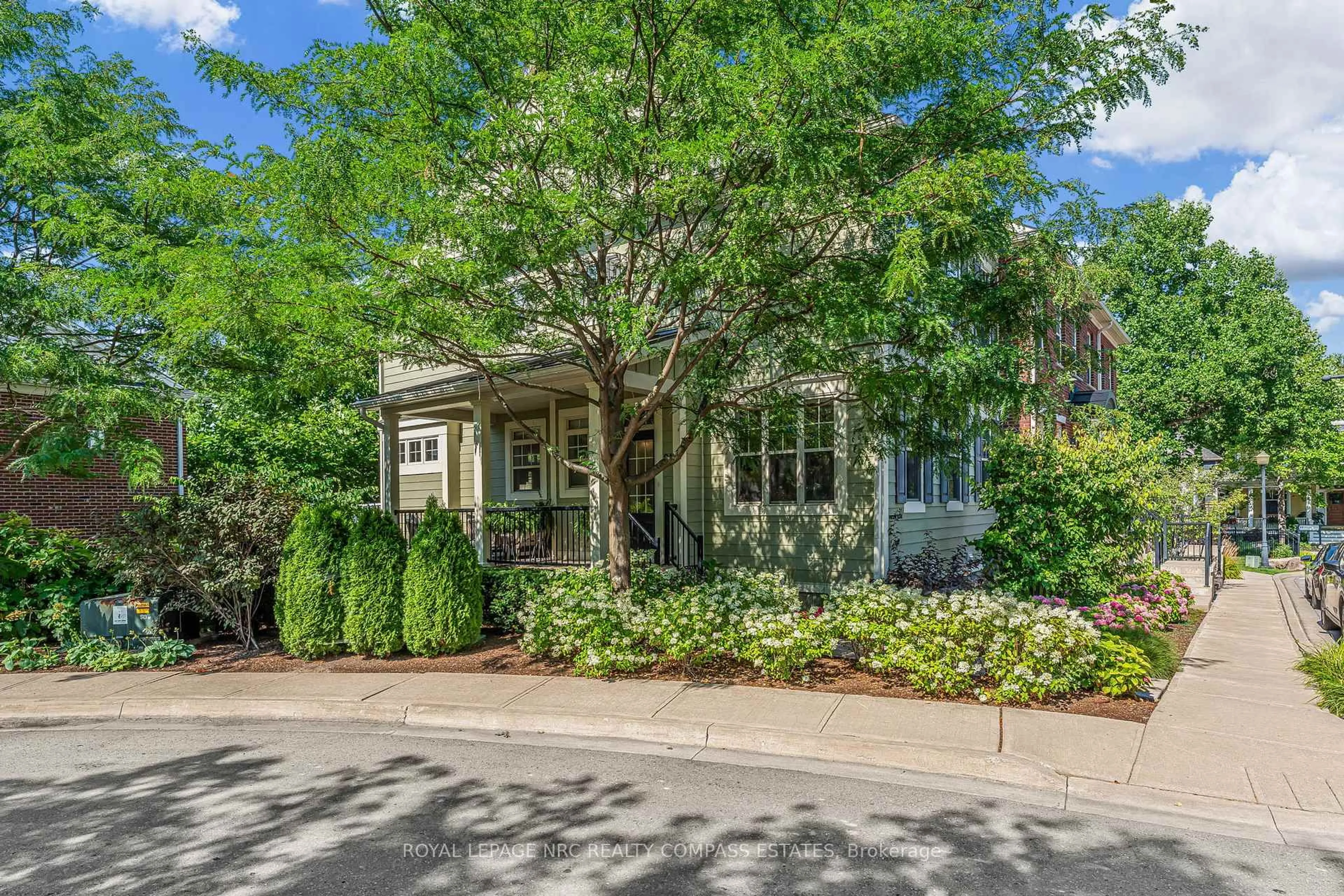 Unknown for 21 Willow Bank Common, St. Catharines Ontario L2S 4C8