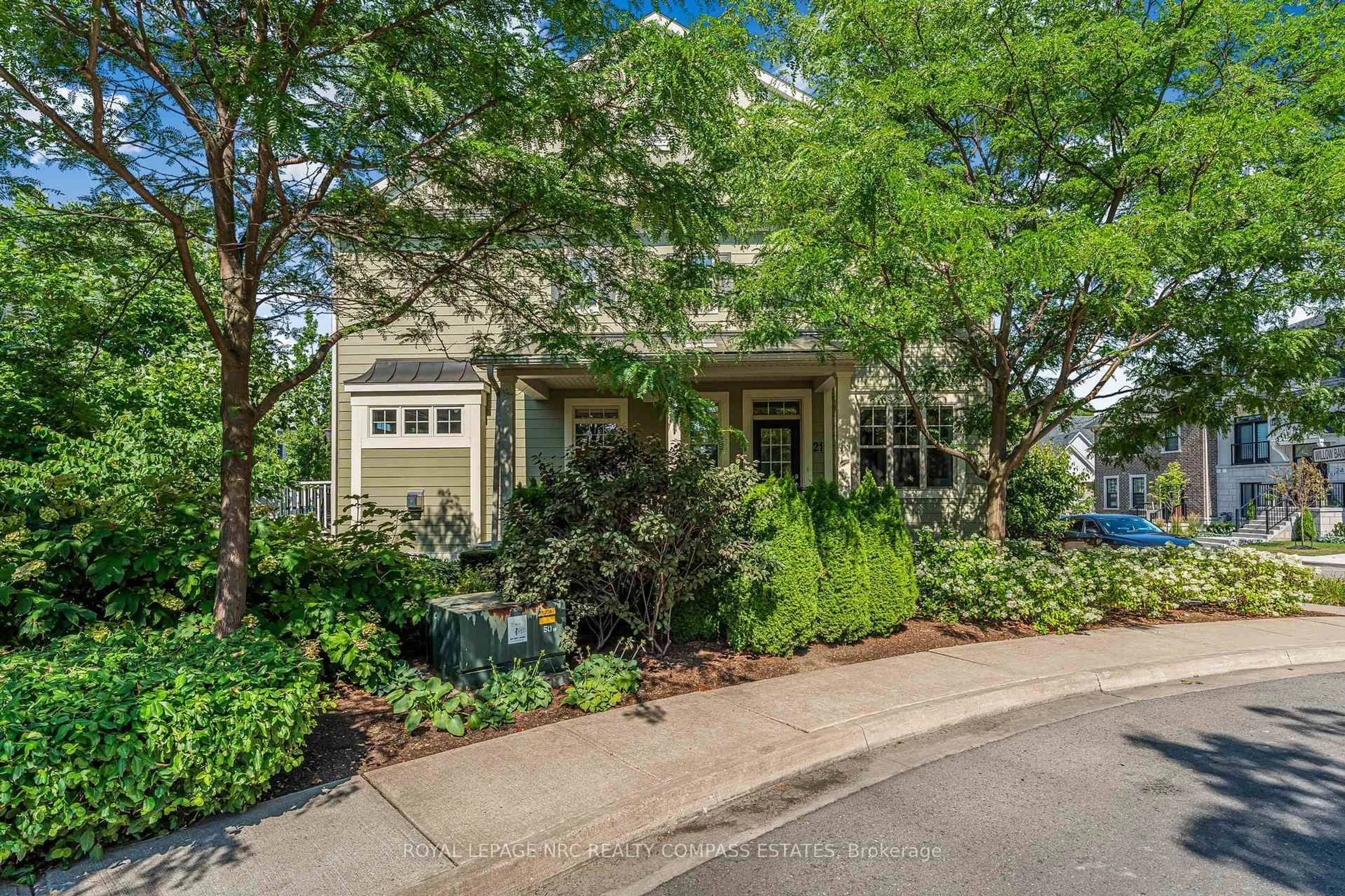 Unknown for 21 Willow Bank Common, St. Catharines Ontario L2S 4C8