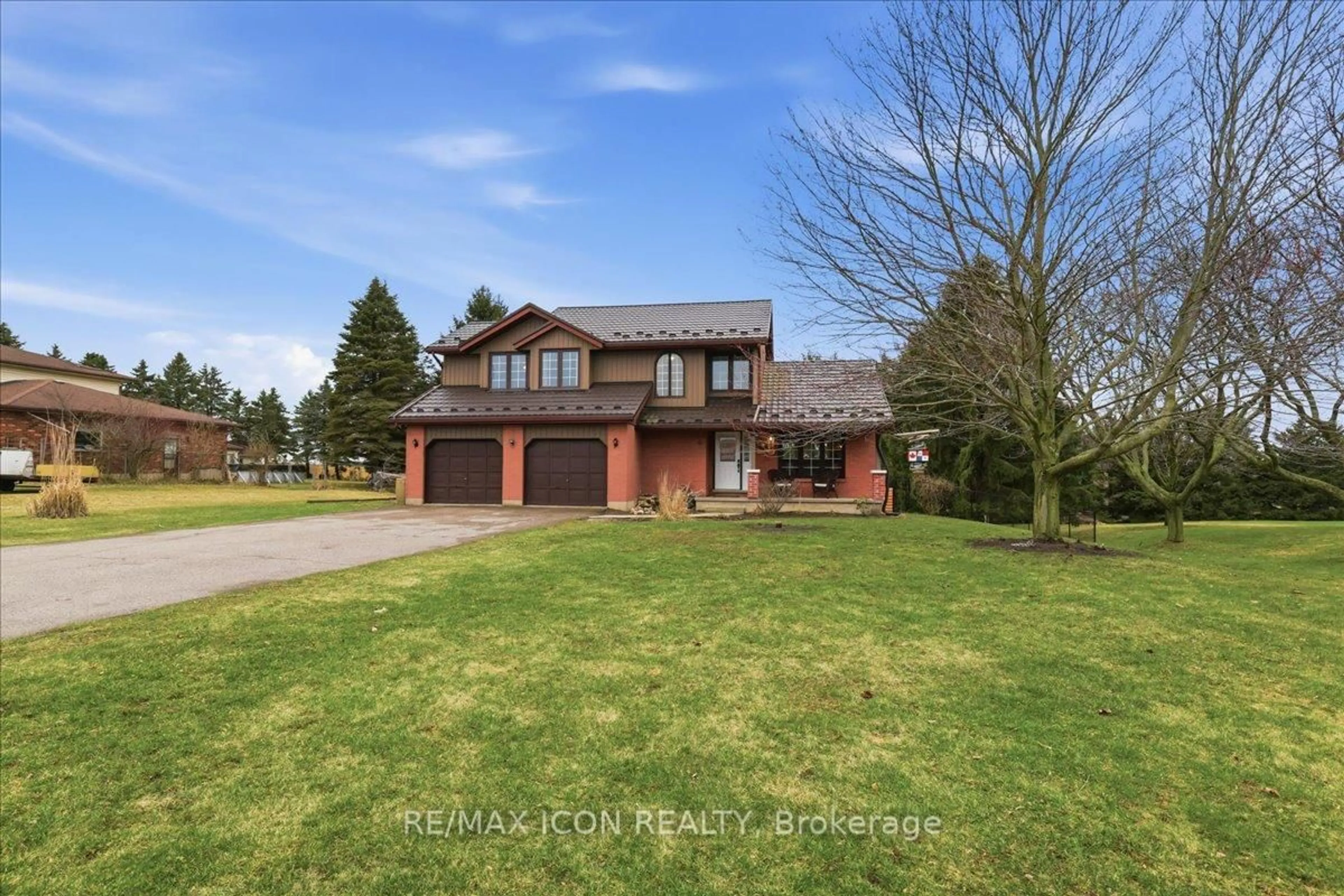A pic from outside/outdoor area/front of a property/back of a property/a pic from drone, water/lake/river/ocean view for 6 Bannister St, Brant Ontario N0E 1L0