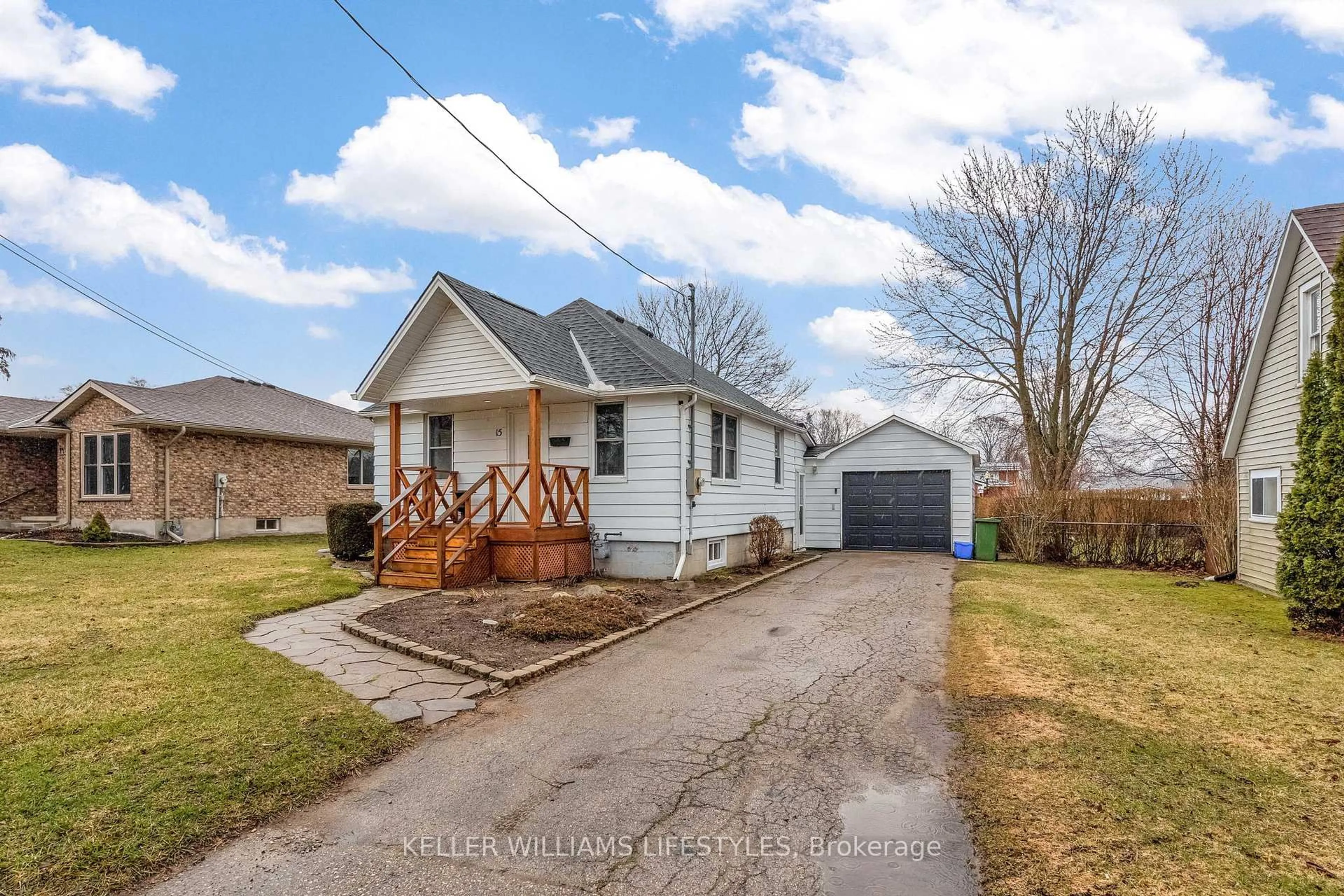 A pic from outside/outdoor area/front of a property/back of a property/a pic from drone, street for 15 CAVERLY Rd, Aylmer Ontario N5H 2P5