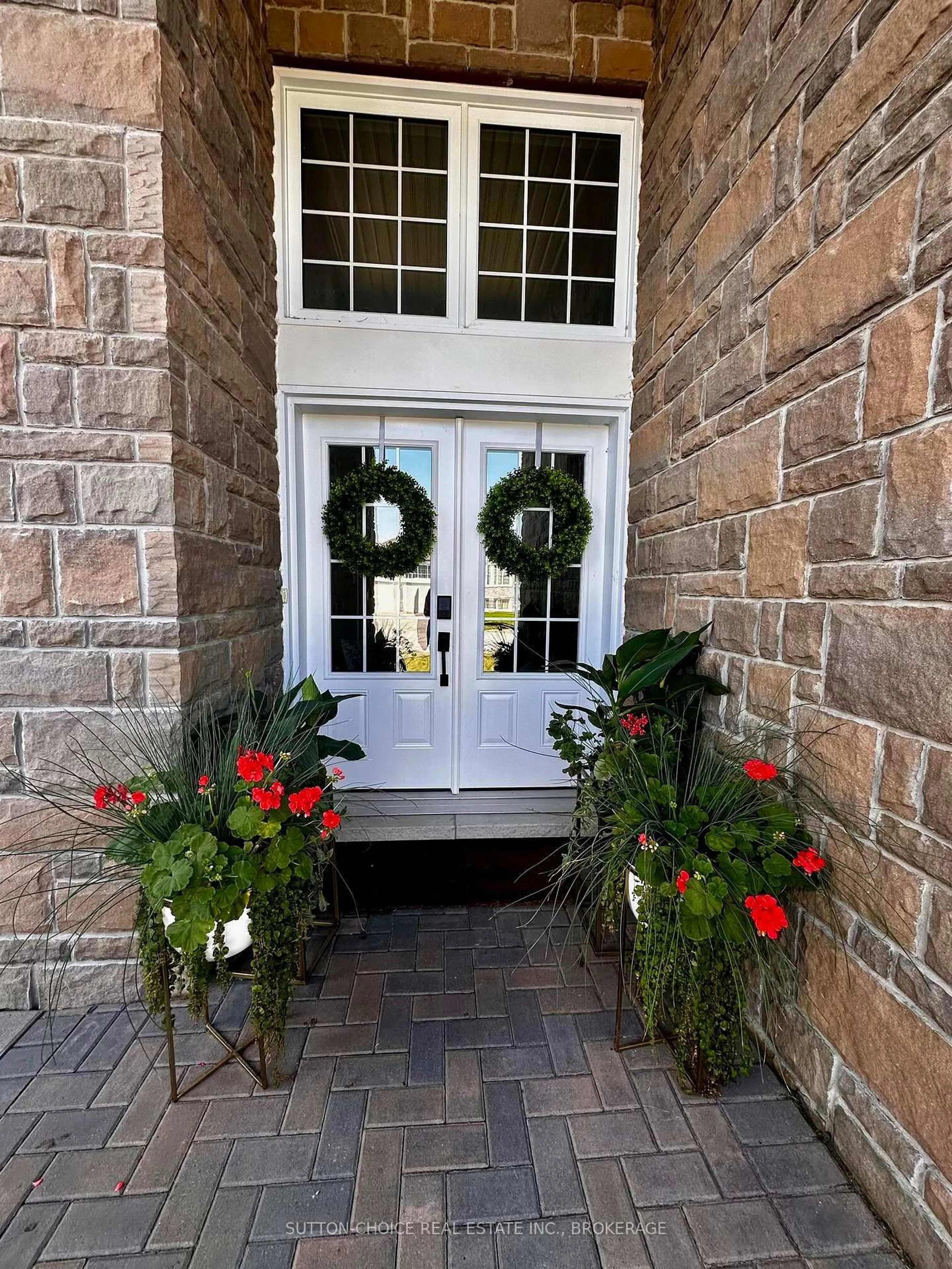 Indoor entryway for 23 Mapleridge Dr, North Bay Ontario P1C 1A2