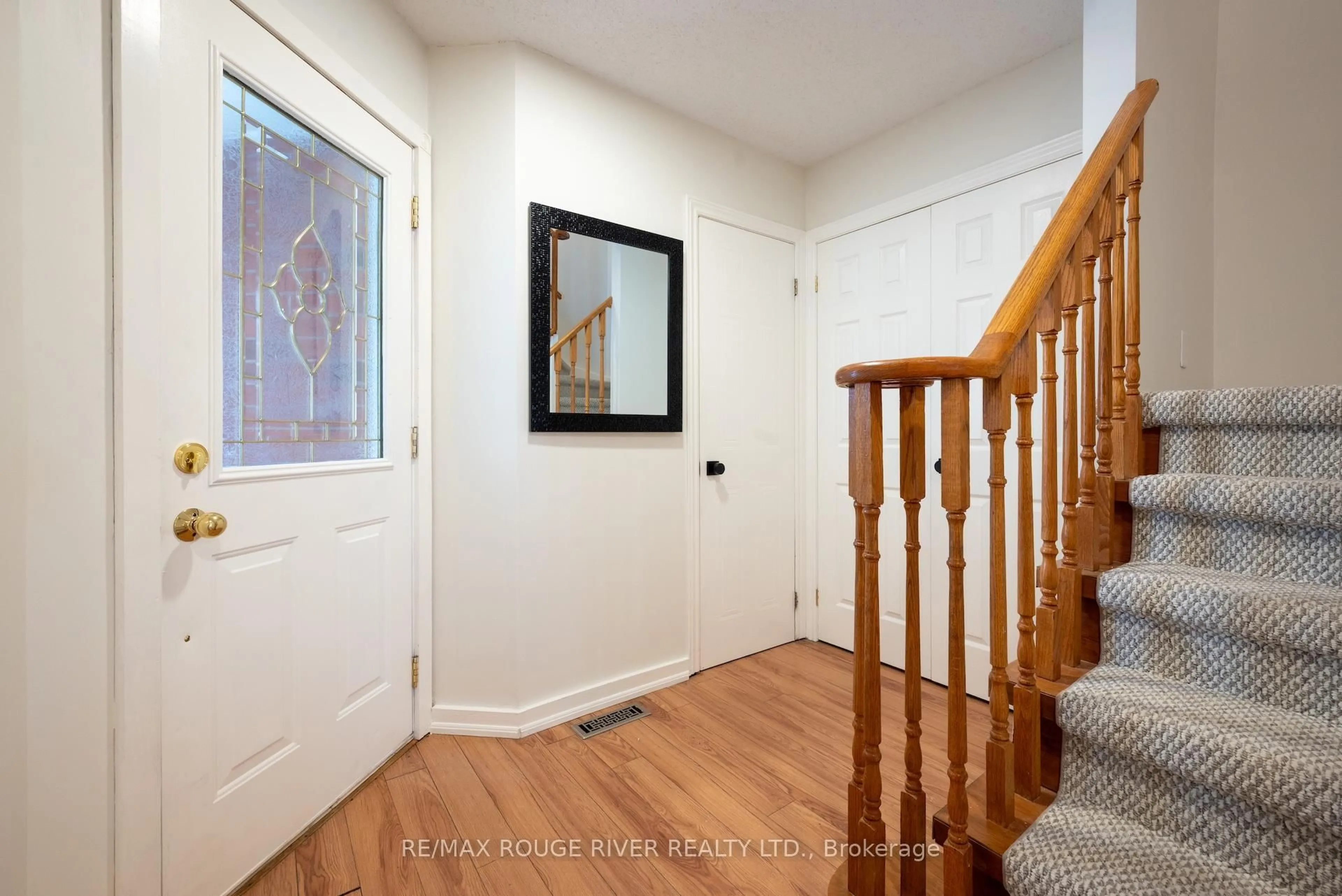 Indoor entryway for 47 Sanders Dr, Port Hope Ontario L1A 4E5