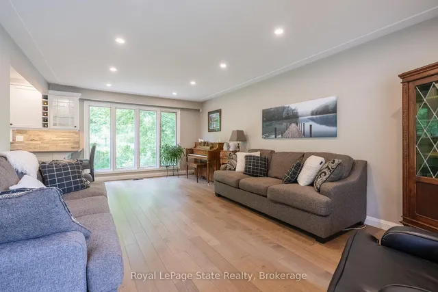 3 Maple Dr, Hamilton 3