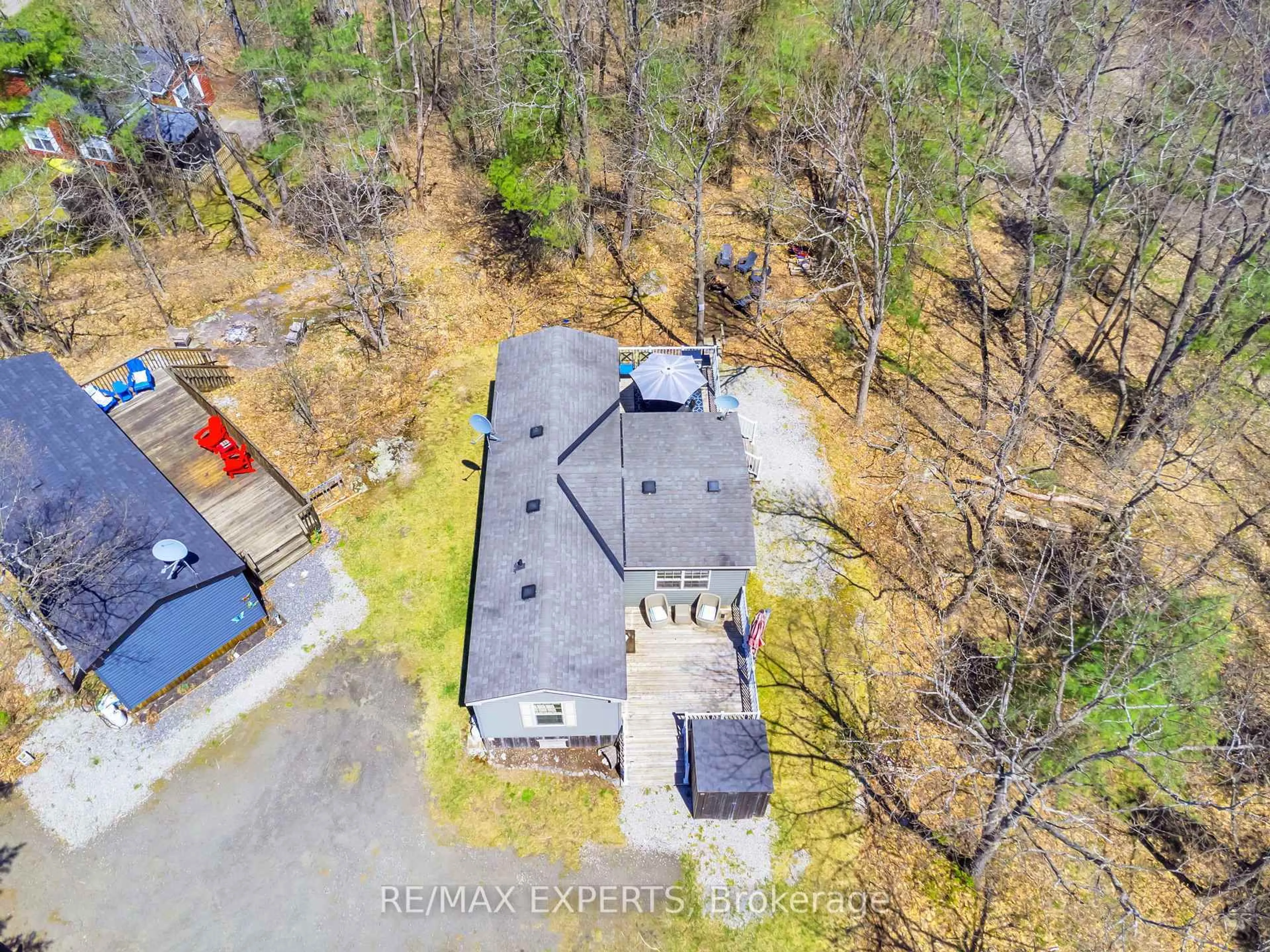 A pic from outside/outdoor area/front of a property/back of a property/a pic from drone, unknown for 1336 S Morrison Lake Rd #8, Gravenhurst Ontario P0E 1G0