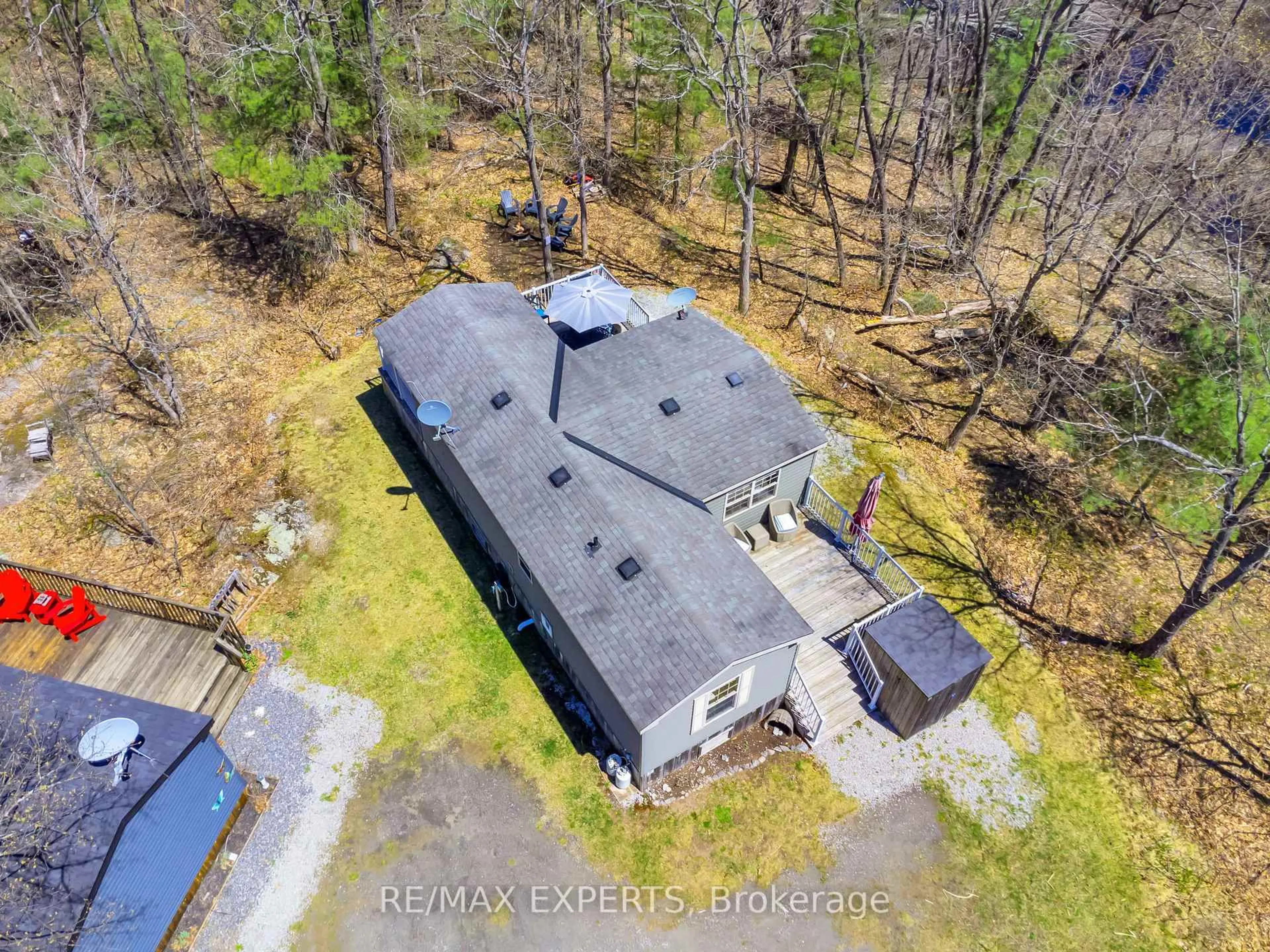 A pic from outside/outdoor area/front of a property/back of a property/a pic from drone, building for 1336 S Morrison Lake Rd #8, Gravenhurst Ontario P0E 1G0