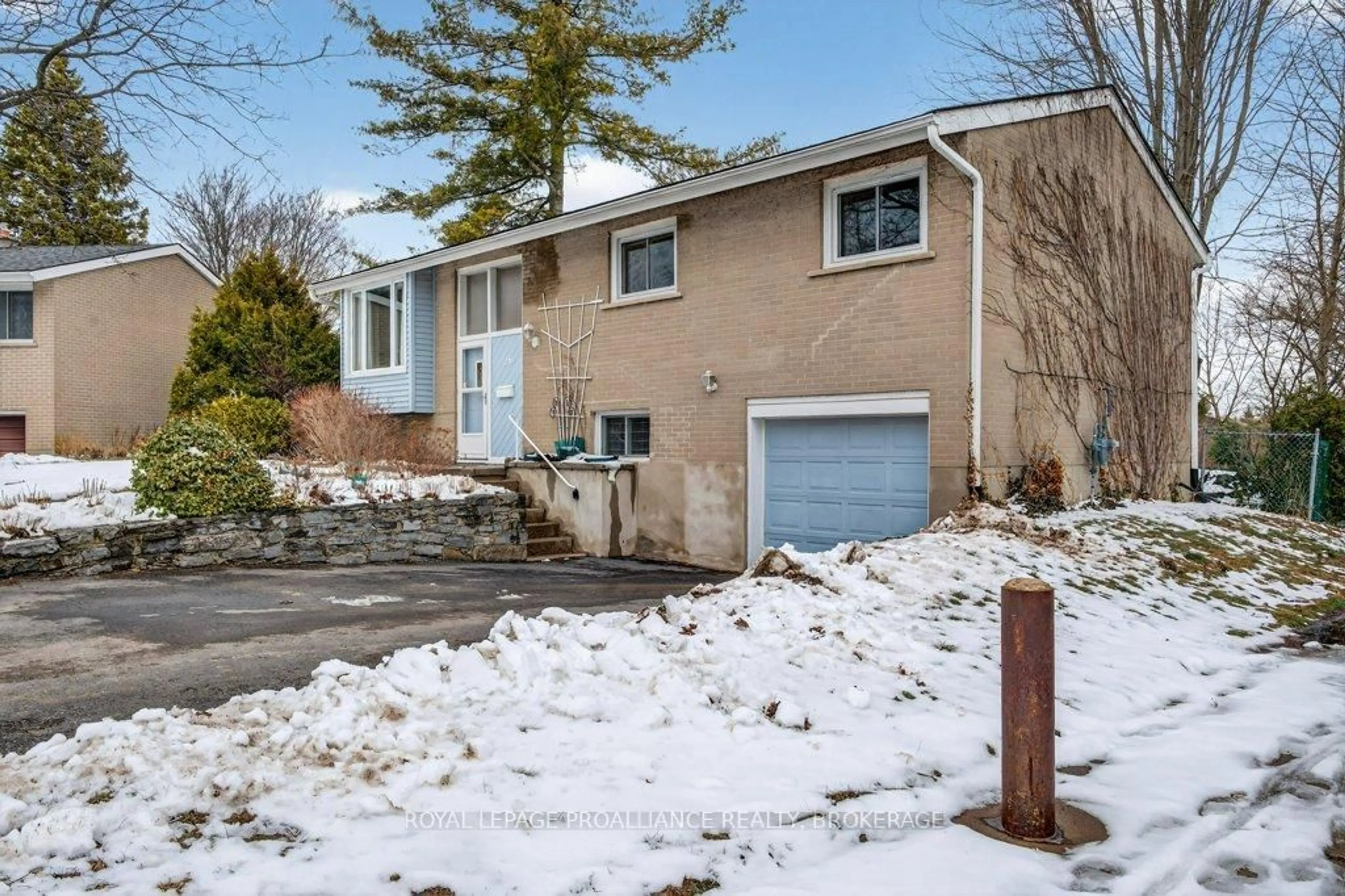 Unknown for 28 Pember Pl, Kingston Ontario K7M 2P7