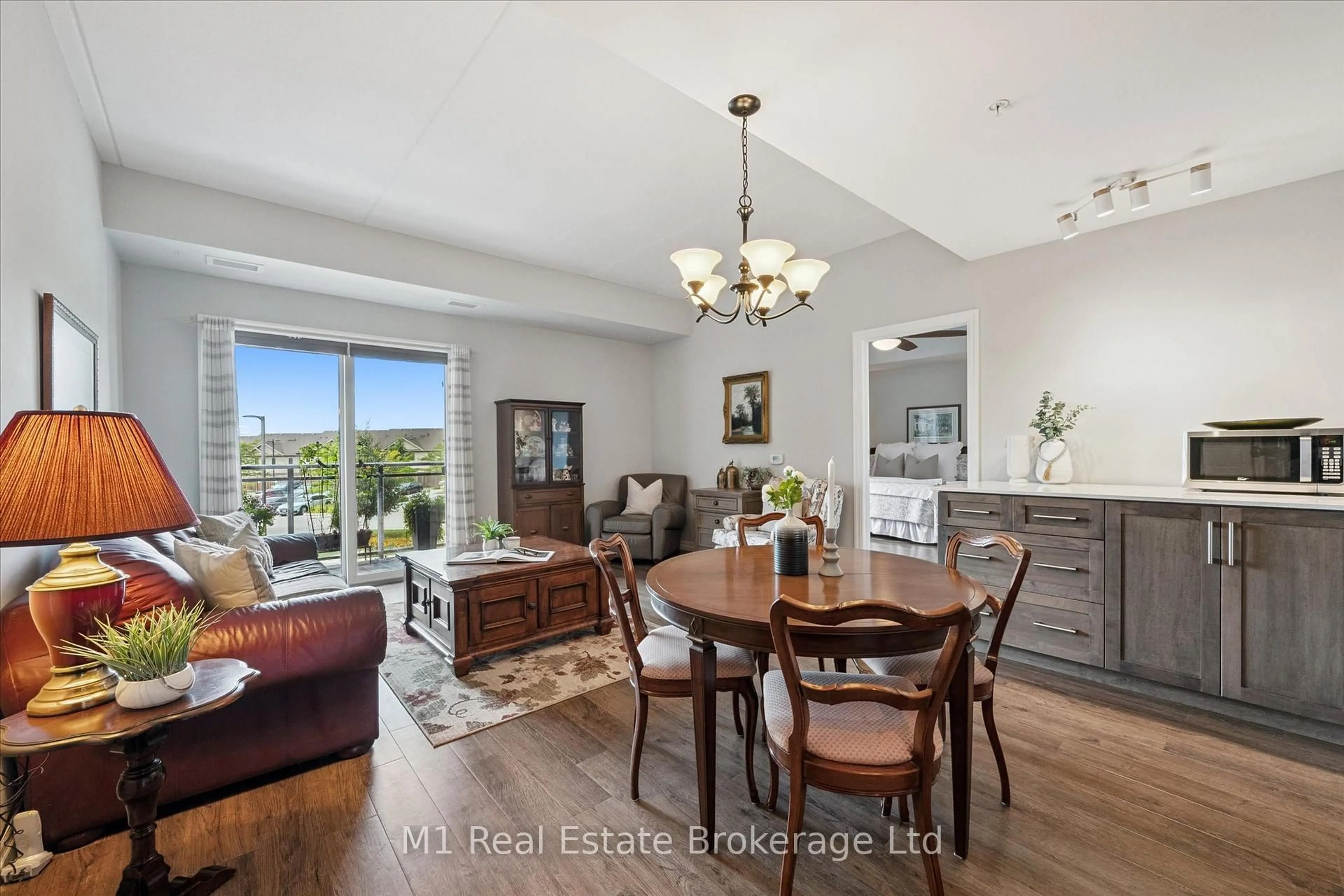 Unknown for 35 Kingsbury Sq #215, Guelph Ontario N1L 1B3