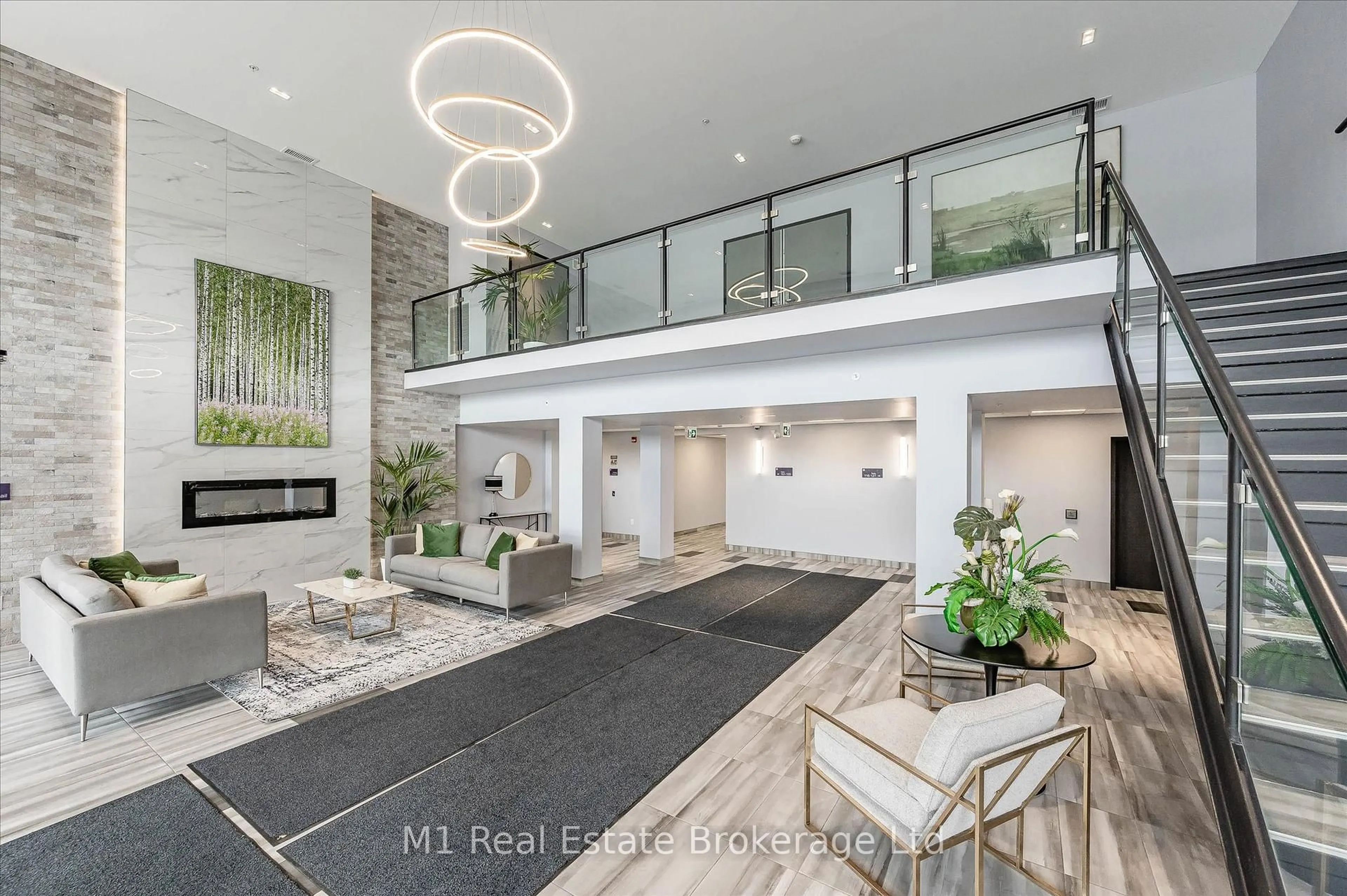 Indoor foyer for 35 Kingsbury Sq #215, Guelph Ontario N1L 1B3