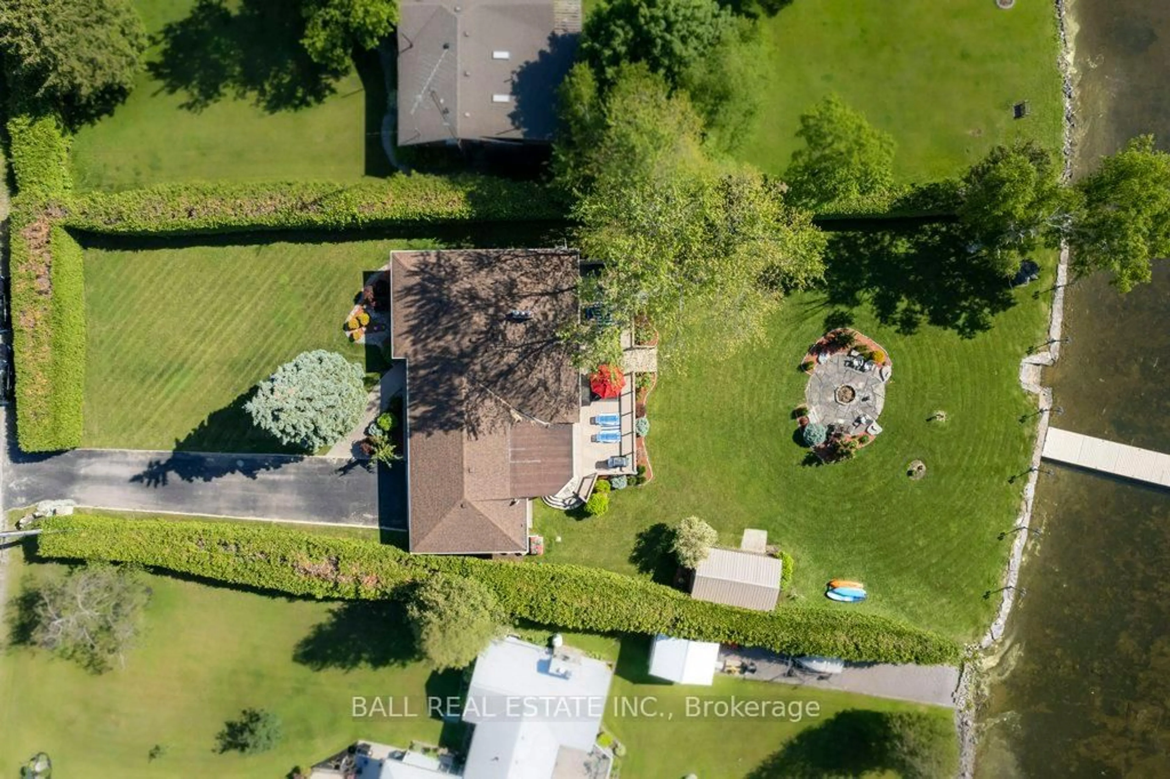 A pic from outside/outdoor area/front of a property/back of a property/a pic from drone, street for 1484 Hawkswood Dr, Selwyn Ontario K0L 1T0