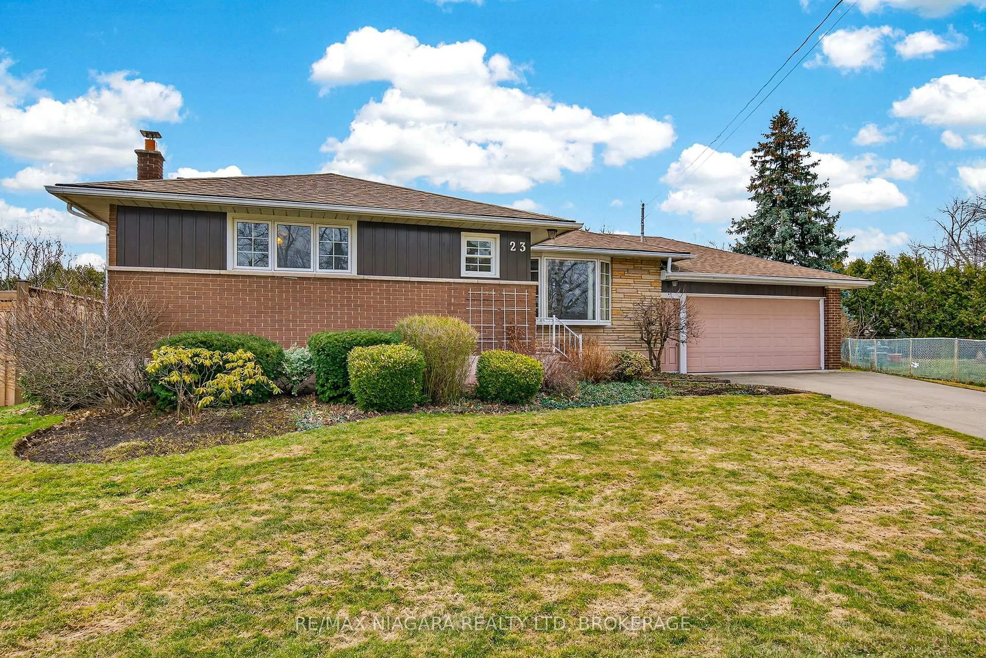 Home with brick exterior material, street for 23 Almond Gdns, Grimsby Ontario L3M 2K2