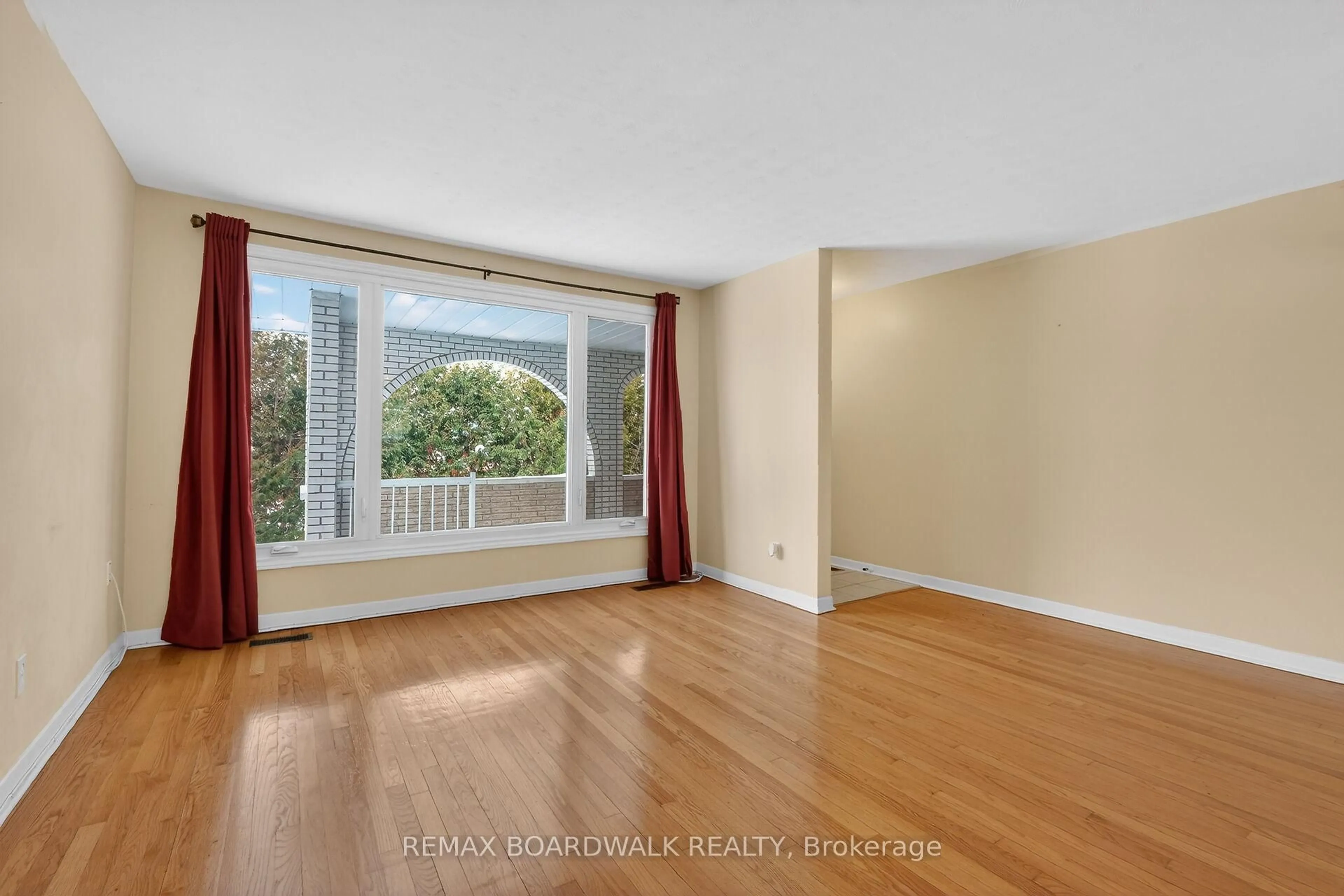 A pic of a room for 2666 Regina St, Ottawa Ontario K2B 6X8